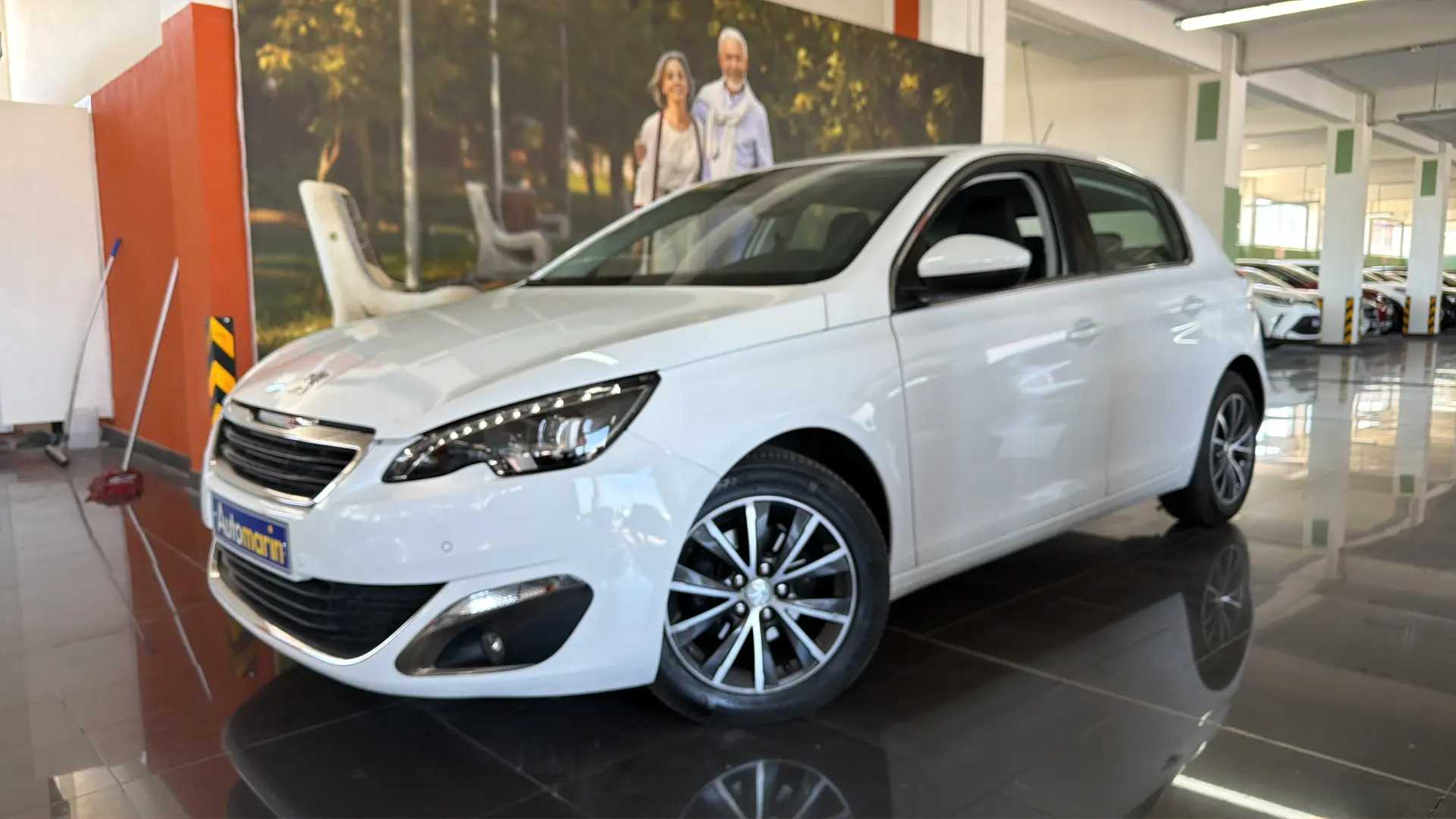 View 1 - Peugeot 308 - 2016