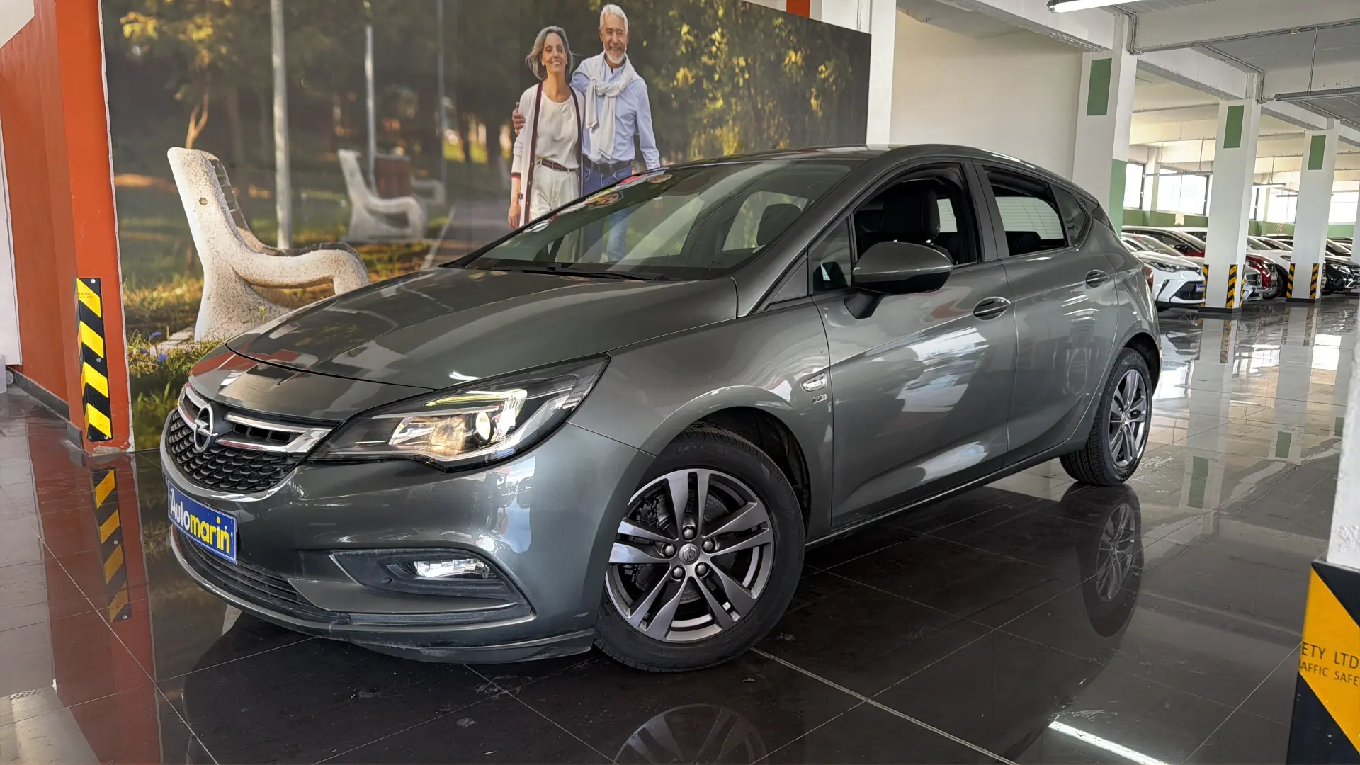 View 1 - Opel Astra - 2019