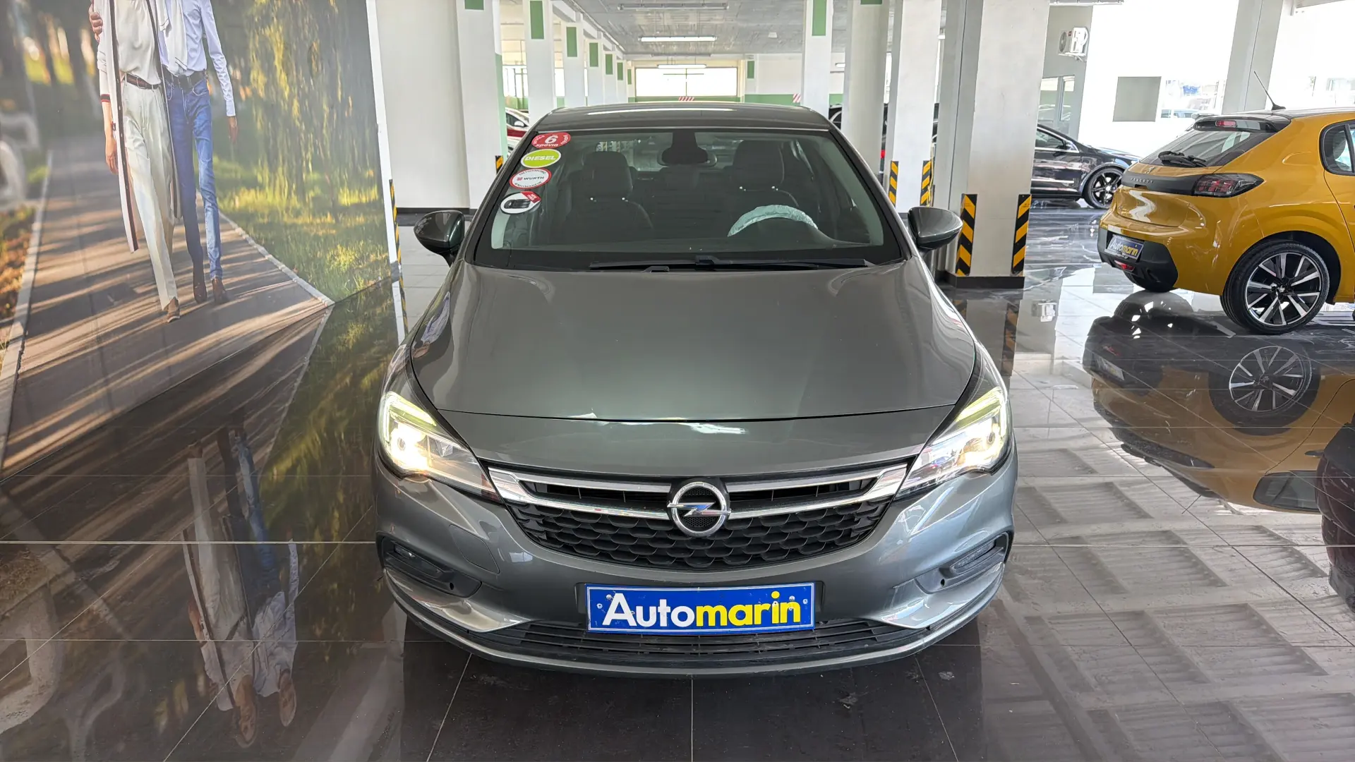 View 2 - Opel Astra - 2019