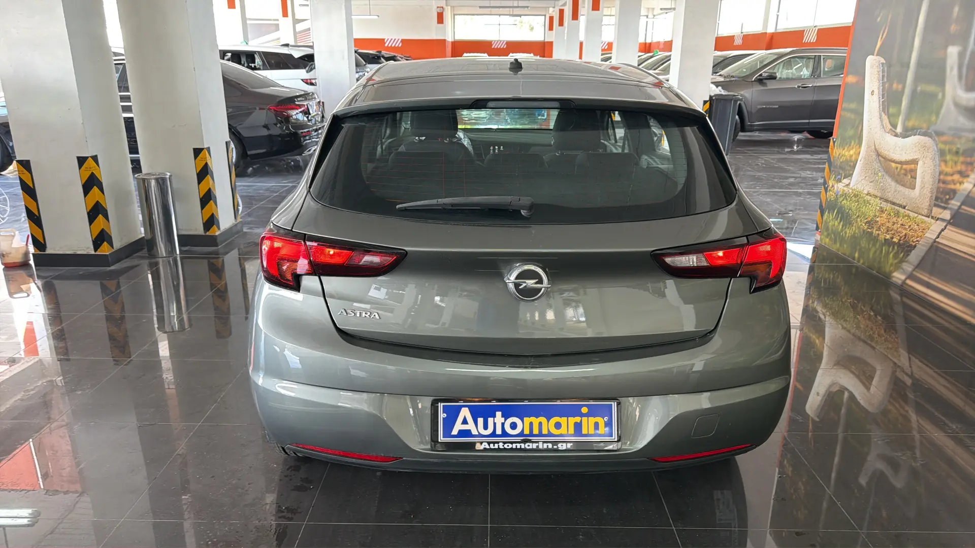 View 5 - Opel Astra - 2019