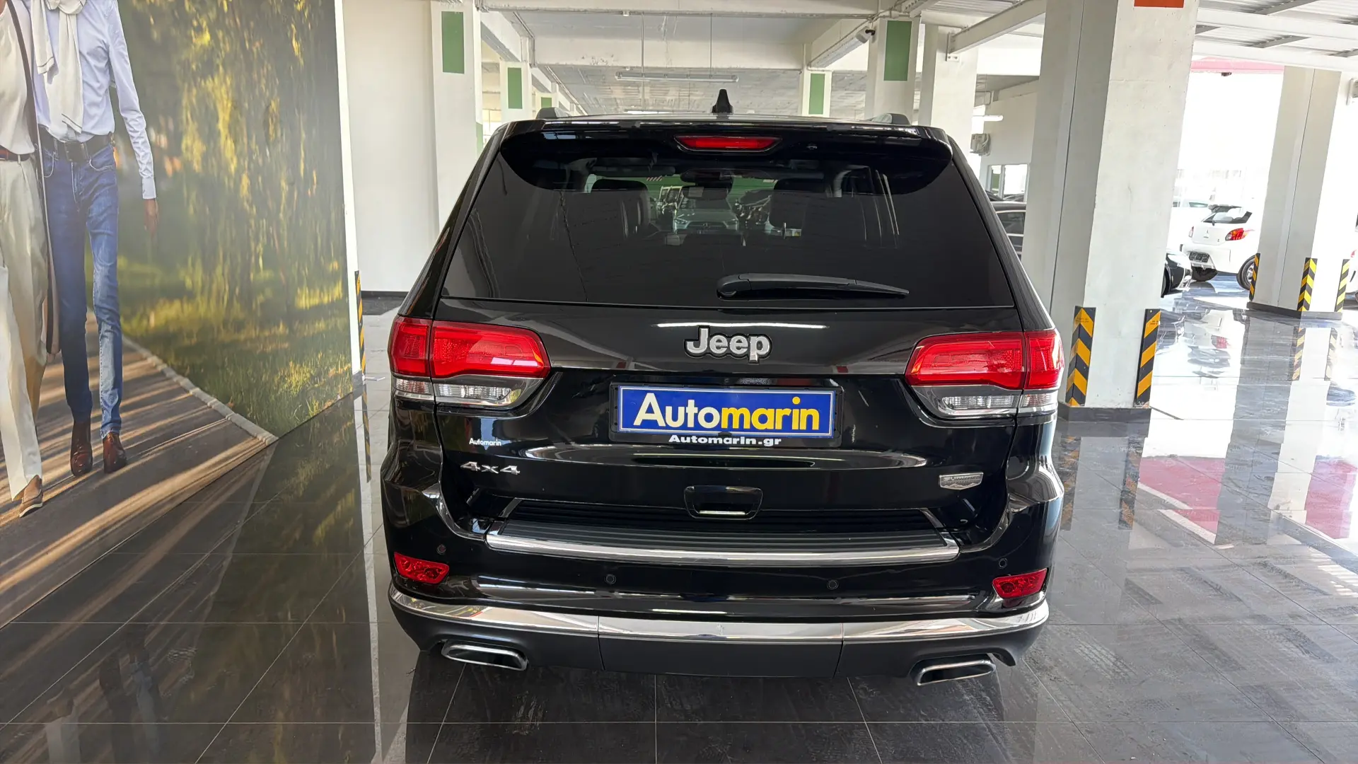 View 5 - Jeep Grand Cherokee - 2018