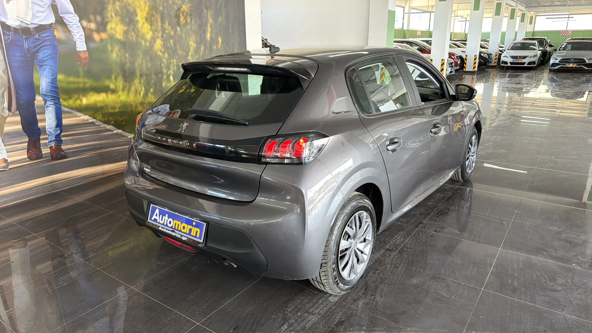 View 4 - Peugeot 208 - 2023