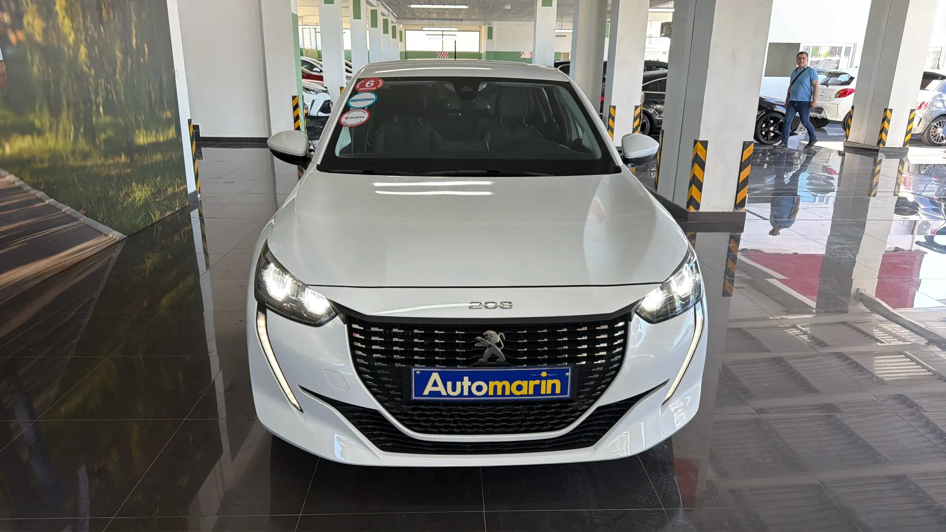 View 2 - Peugeot 208 - 2021
