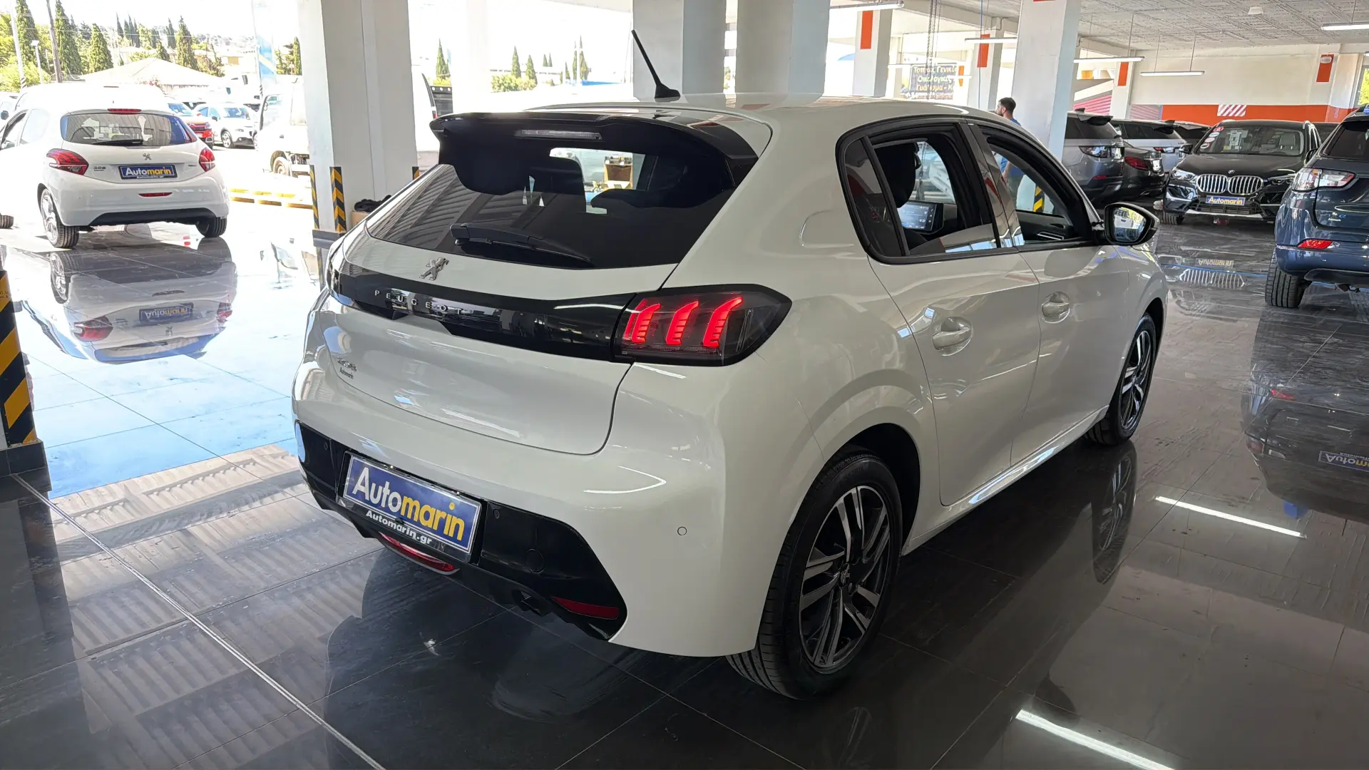 View 4 - Peugeot 208 - 2021