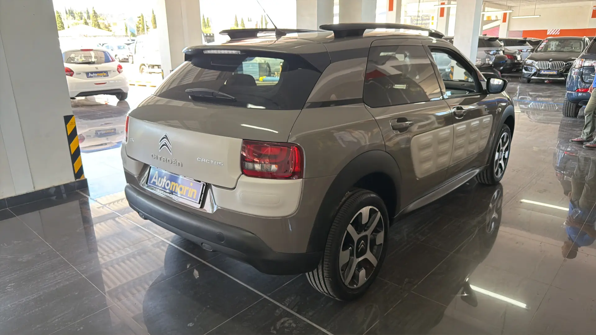 View 4 - Citroen C4 Cactus - 2017