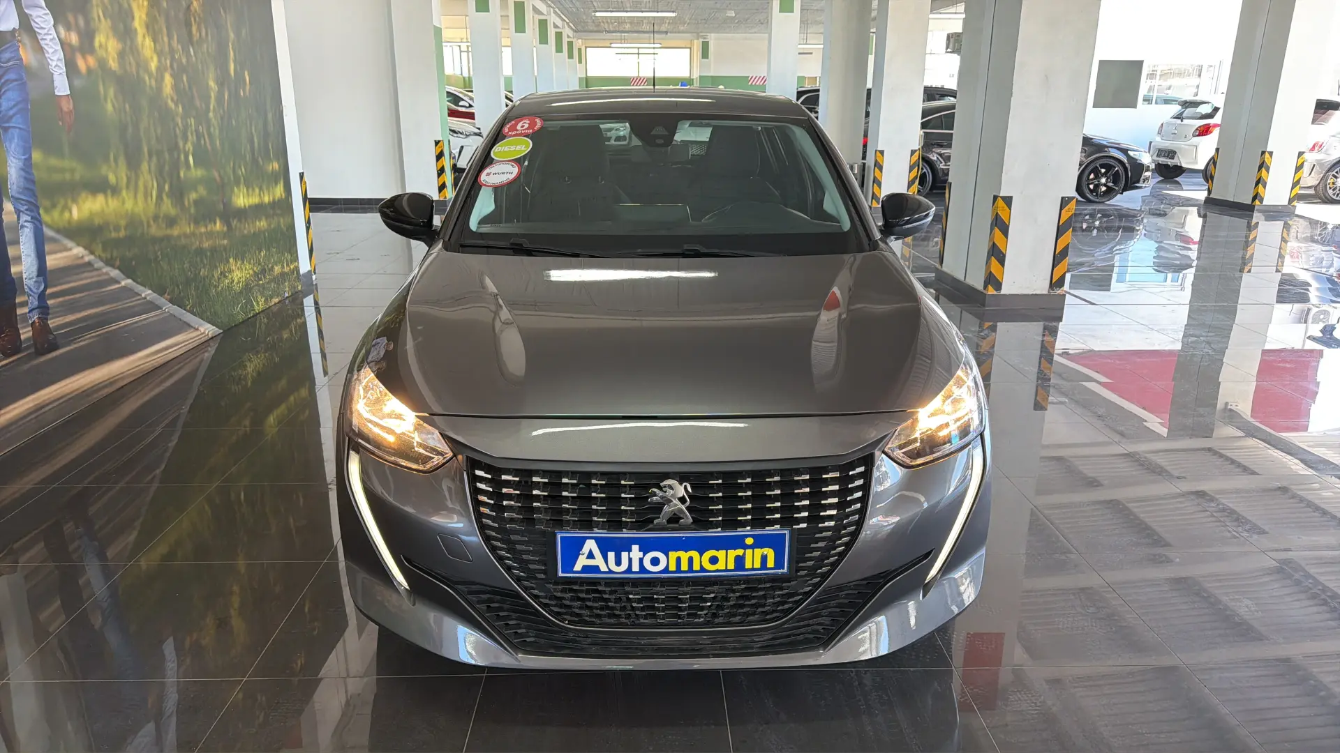 View 2 - Peugeot 208 - 2022
