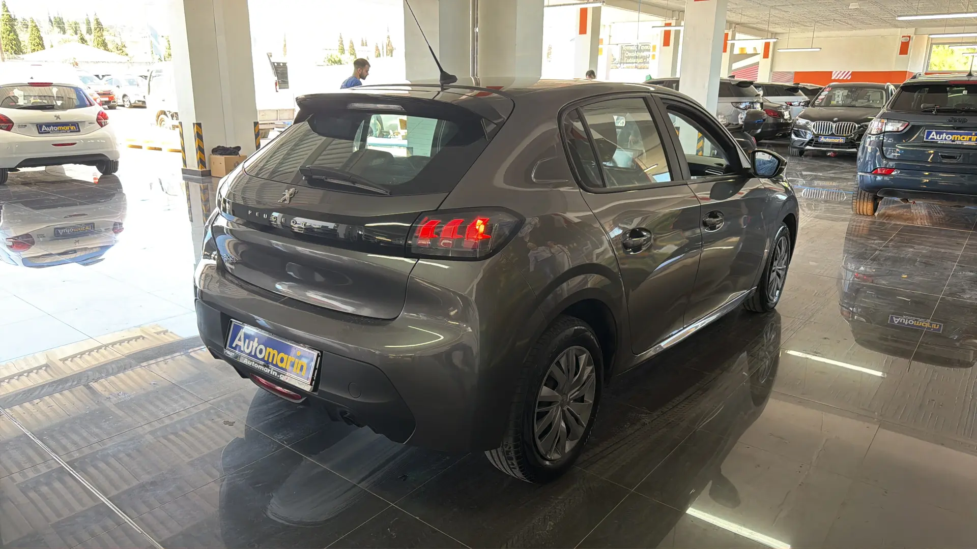 View 4 - Peugeot 208 - 2022
