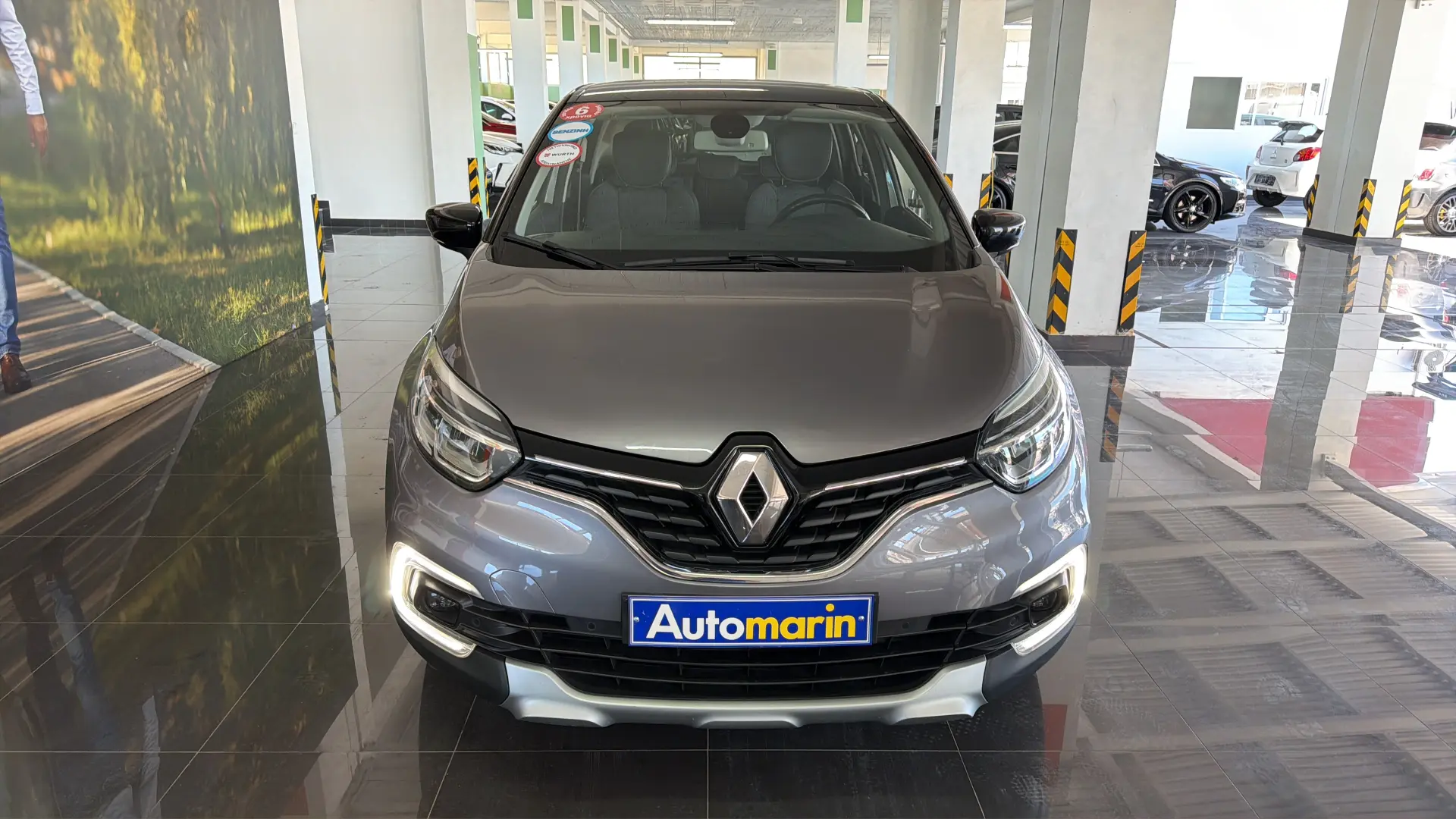 View 2 - Renault Captur - 2017