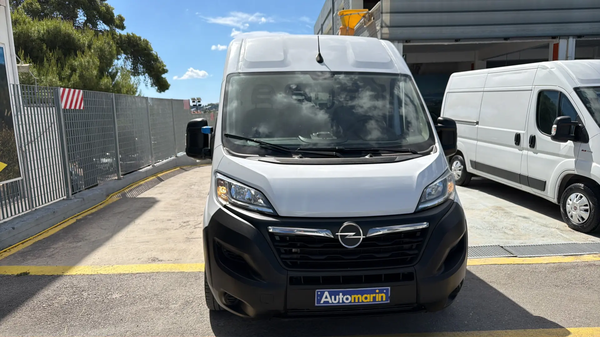 View 2 - Opel Movano - 2022