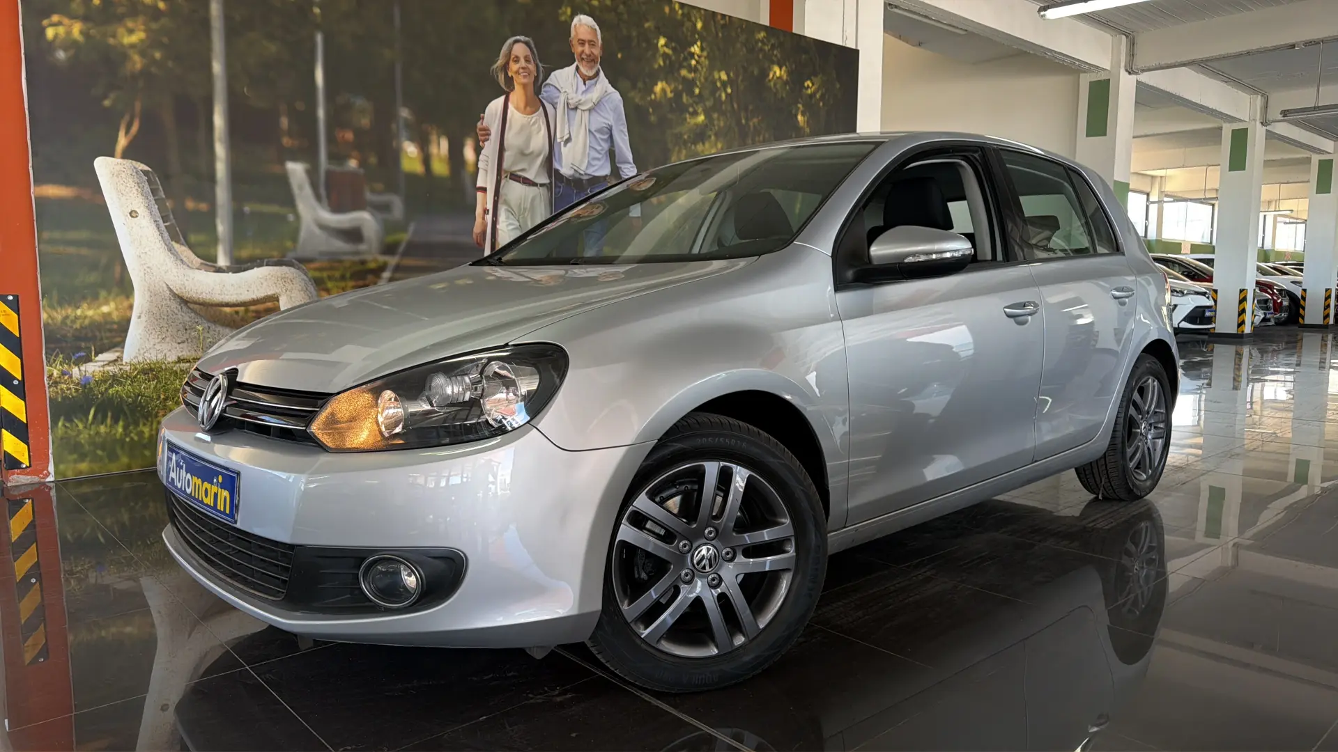 View 1 - Volkswagen Golf - 2011