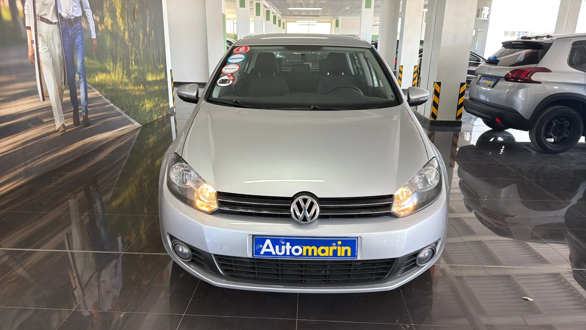 View 2 - Volkswagen Golf - 2011