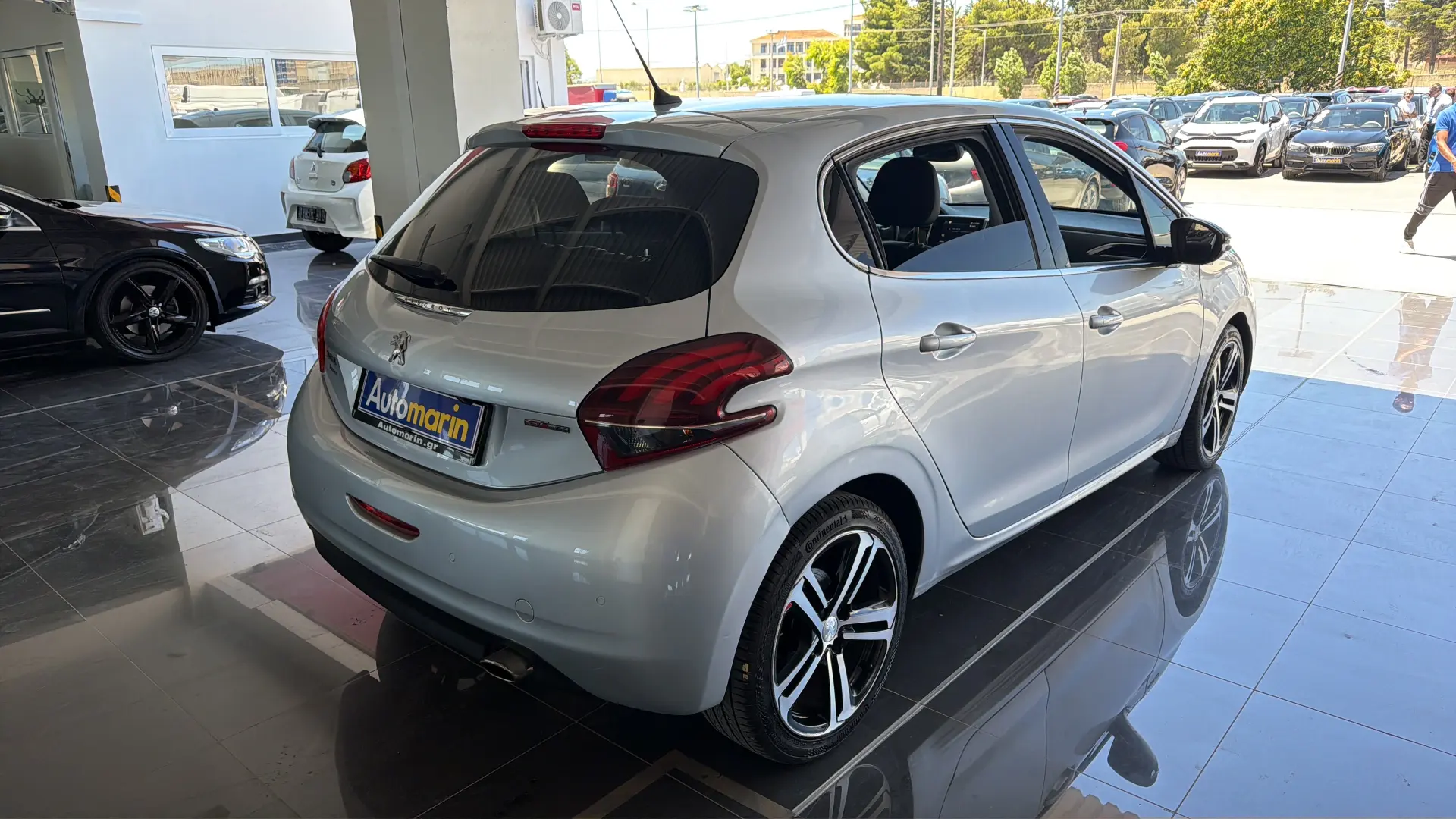 View 5 - Peugeot 208 - 2018