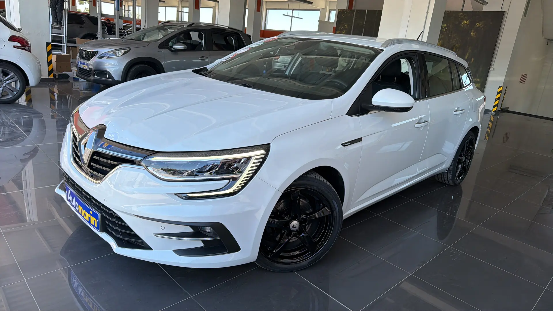 View 1 - Renault Megane - 2022