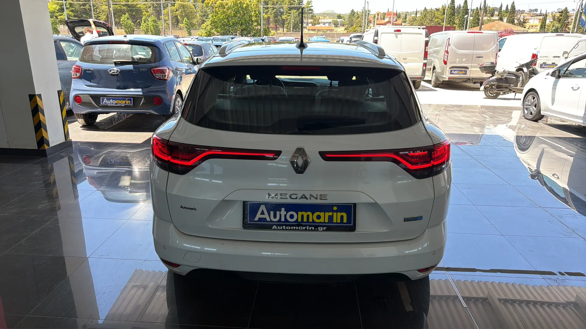 View 5 - Renault Megane - 2022