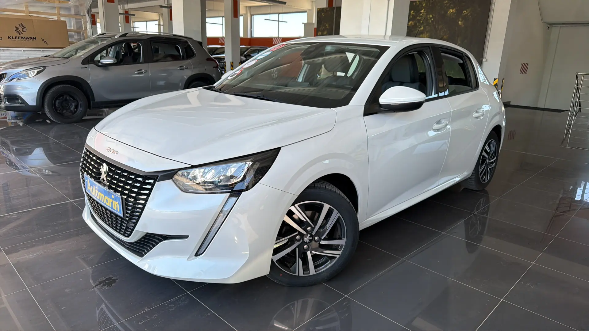 View 1 - Peugeot 208 - 2020
