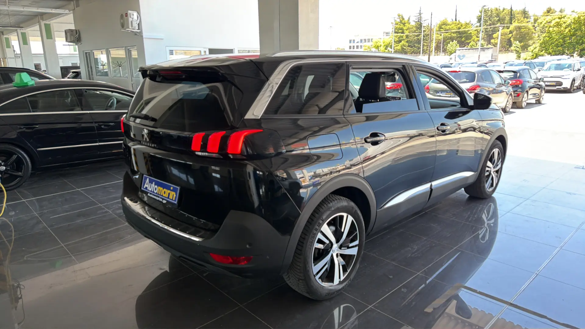 View 4 - Peugeot 5008 - 2019