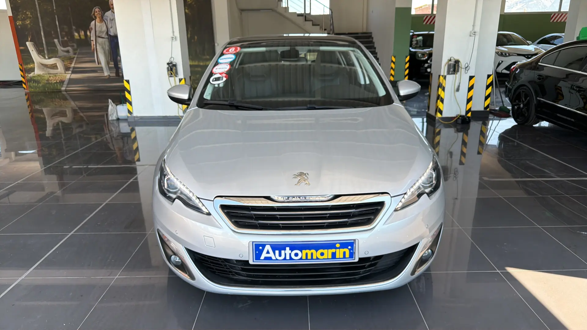 View 2 - Peugeot 308 - 2015