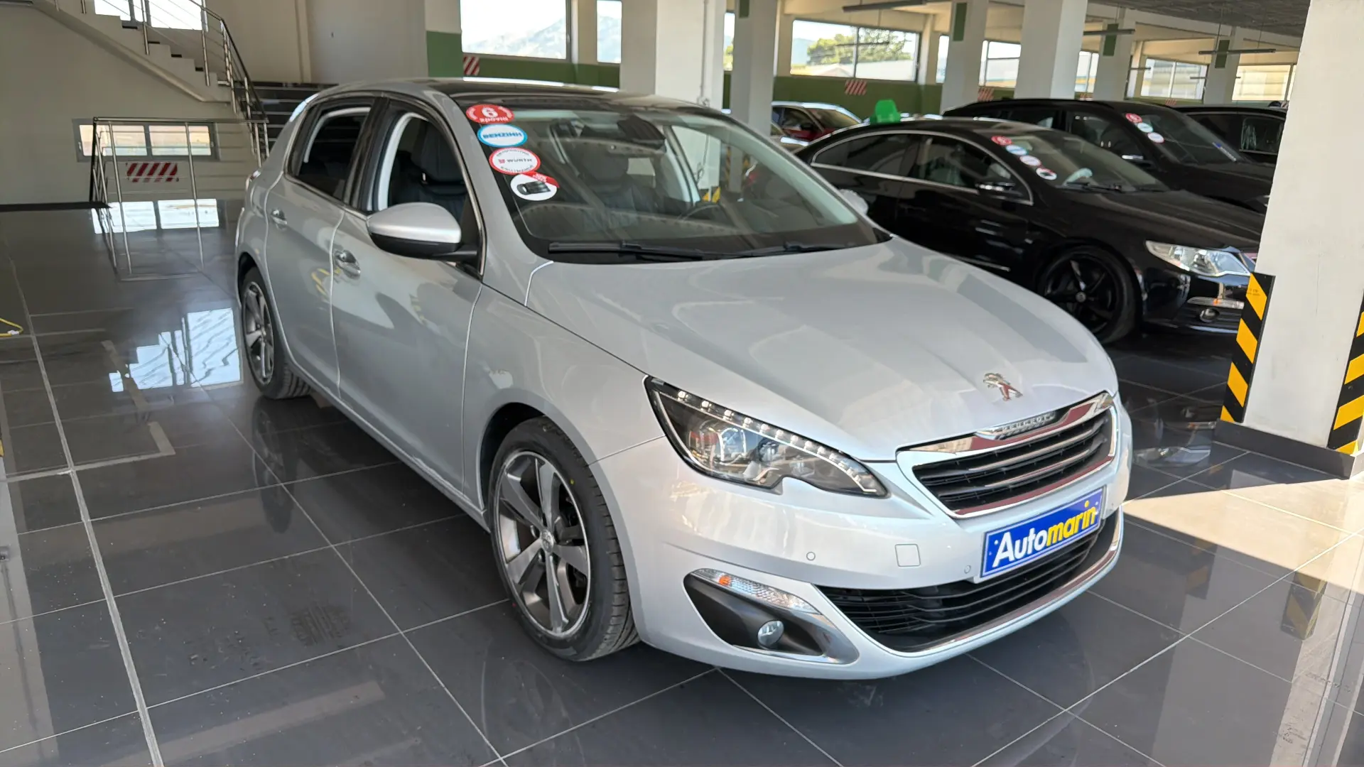 View 3 - Peugeot 308 - 2015