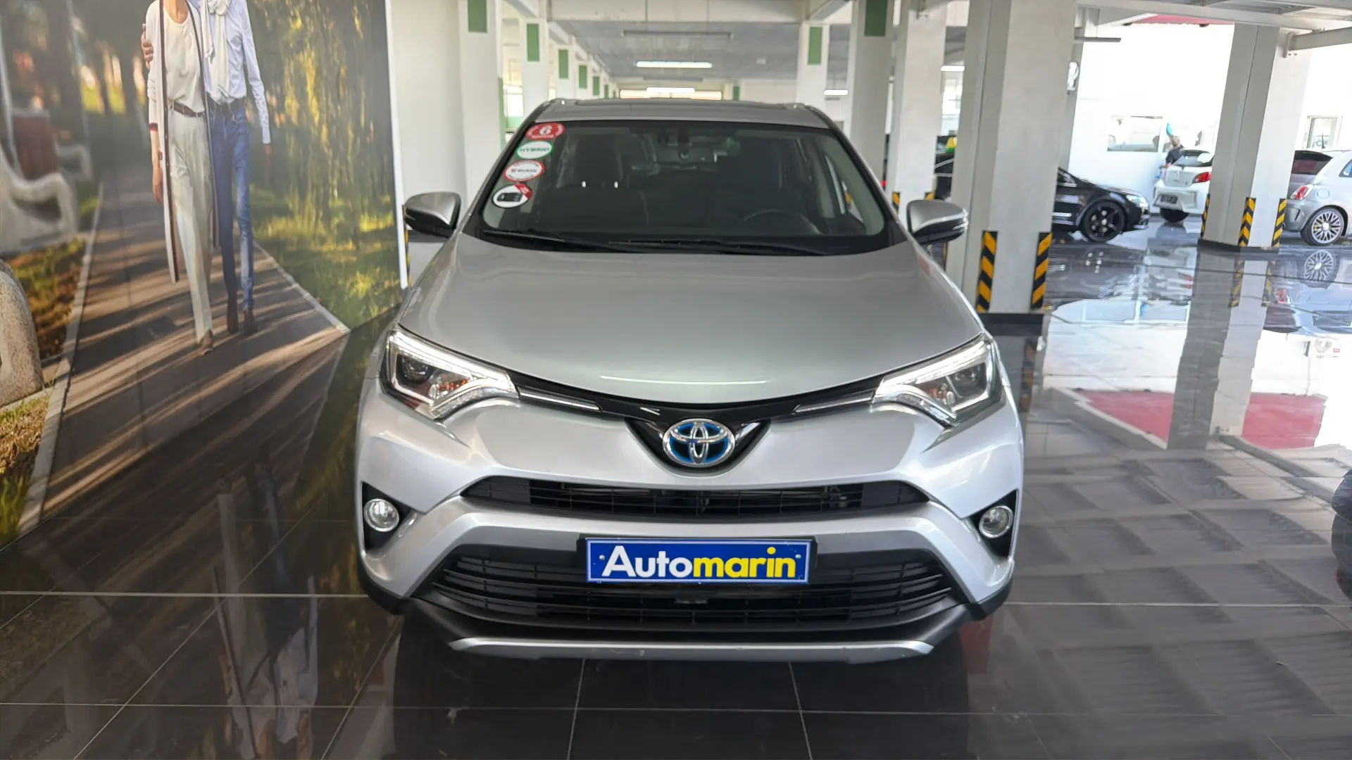 View 2 - Toyota RAV 4 - 2016