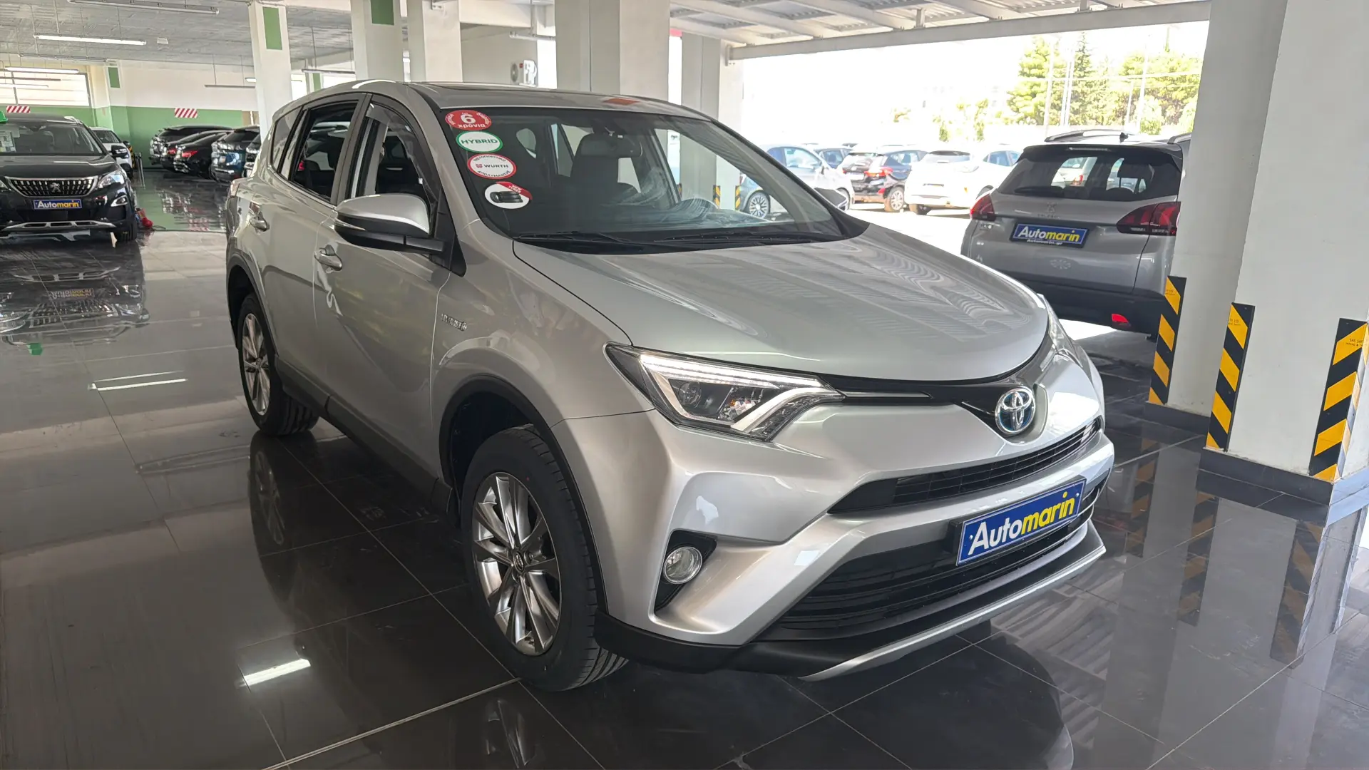View 3 - Toyota RAV 4 - 2016