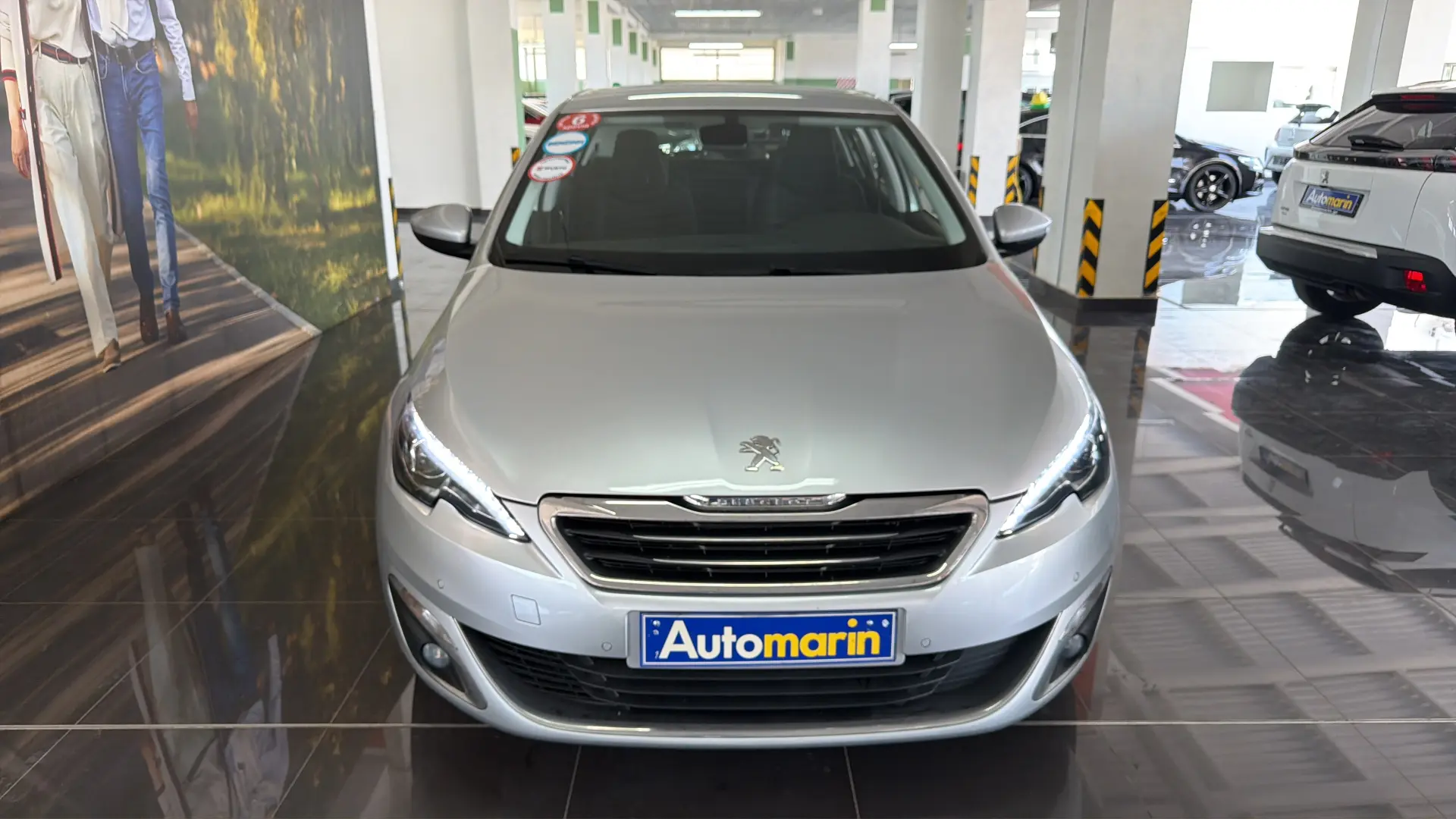 View 2 - Peugeot 308 - 2015