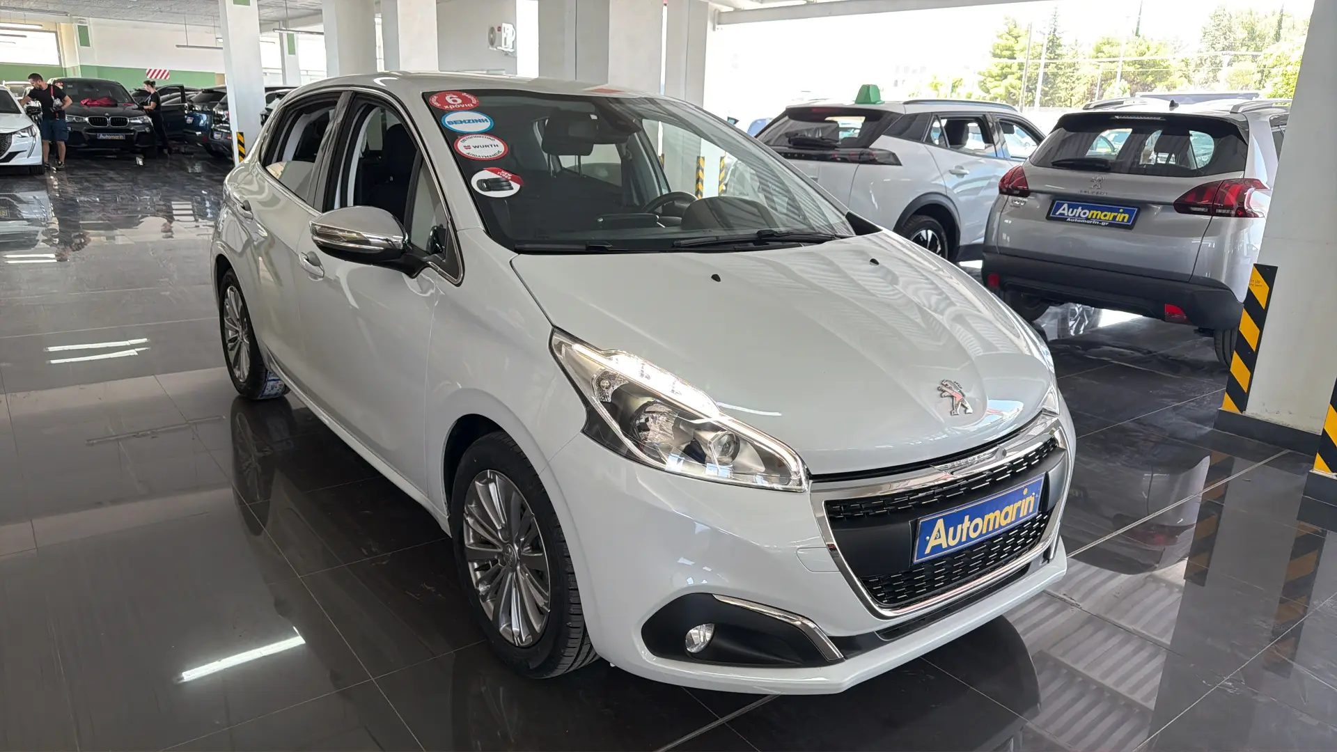View 3 - Peugeot 208 - 2019