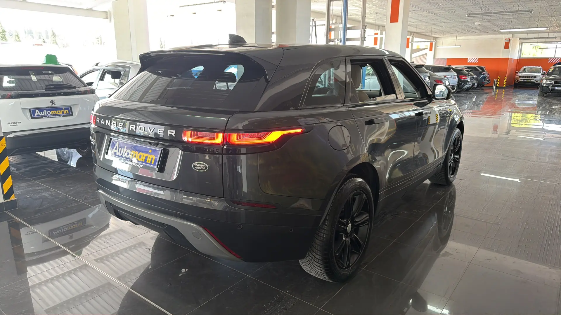 View 4 - Land Rover Range Rover Velar - 2021