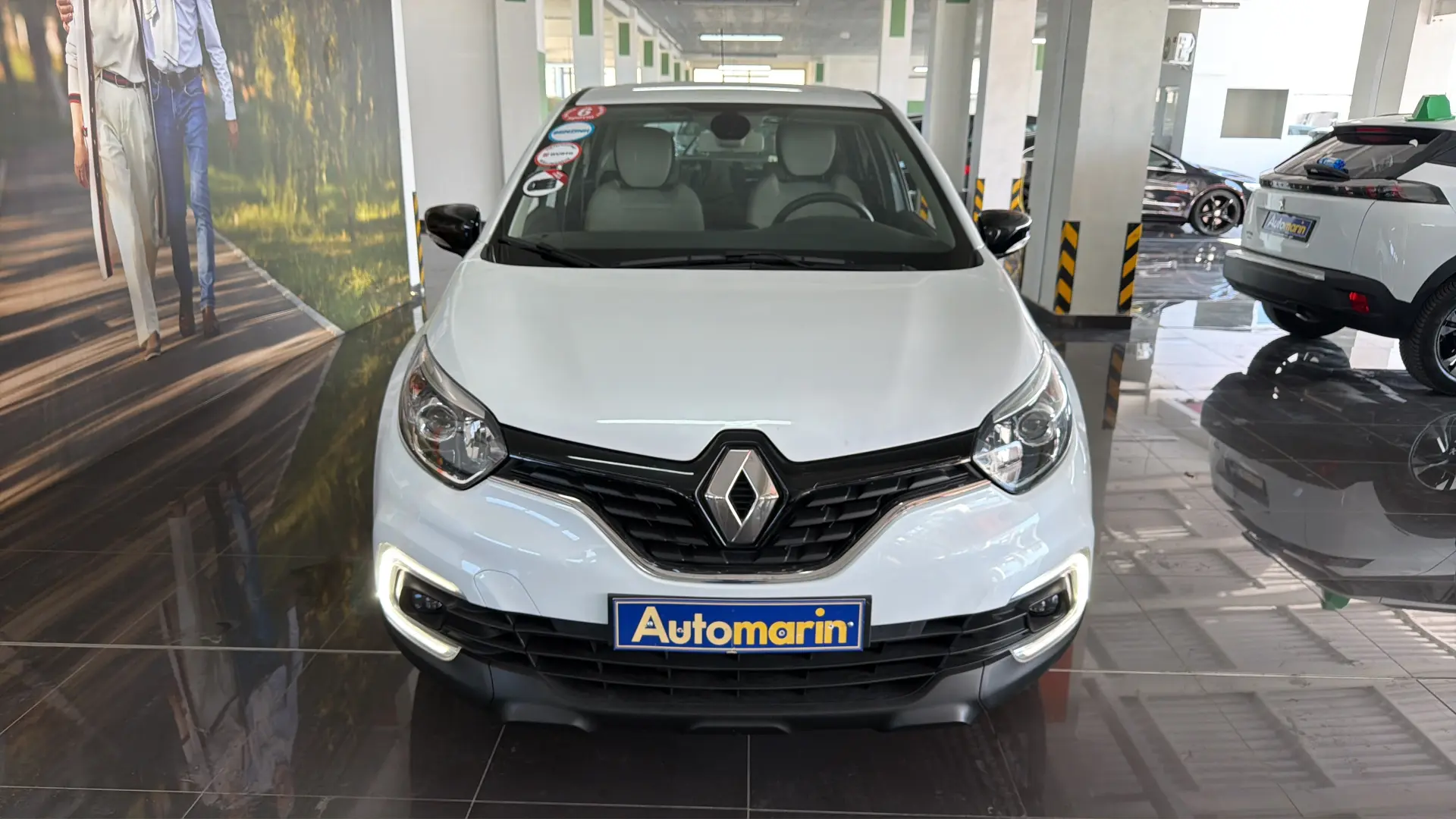 View 2 - Renault Captur - 2017
