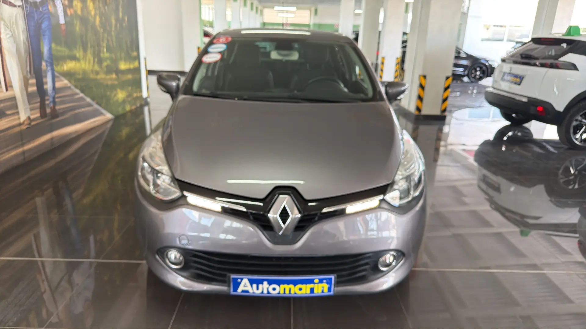 View 2 - Renault Clio - 2016