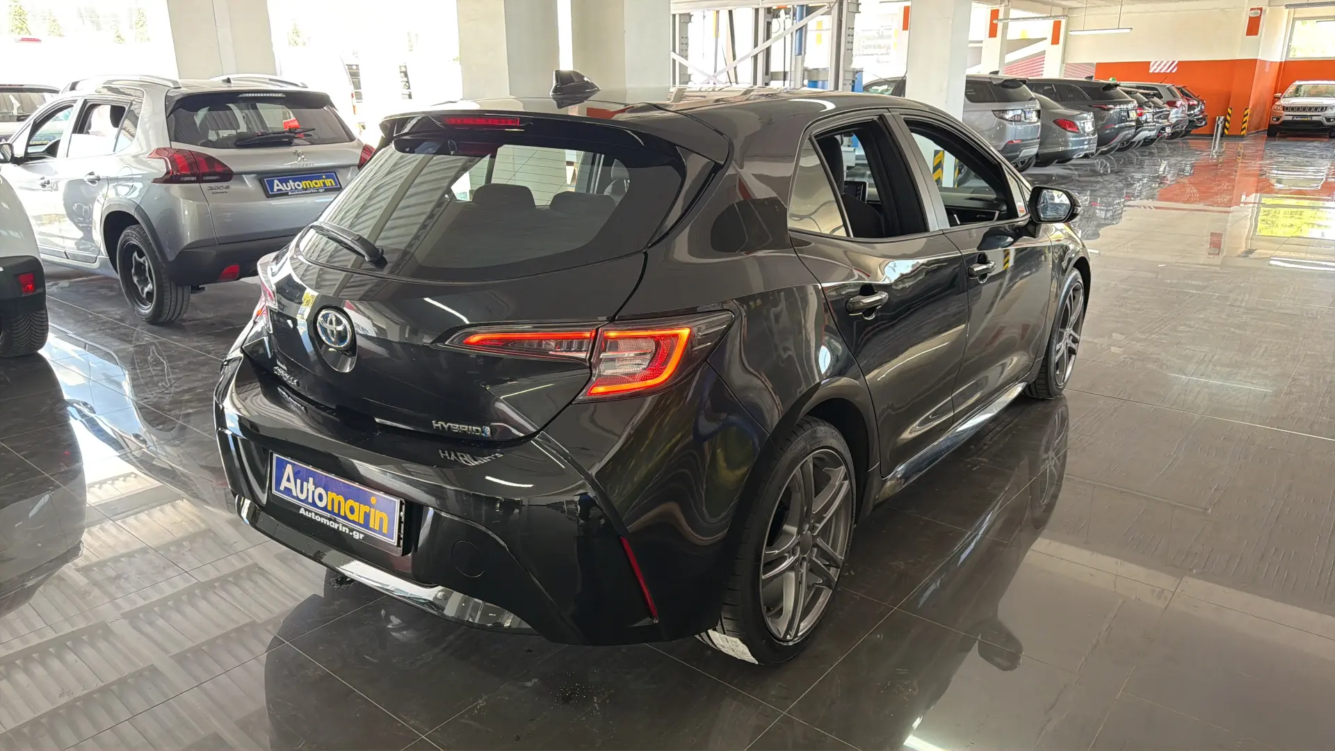View 4 - Toyota Corolla - 2023