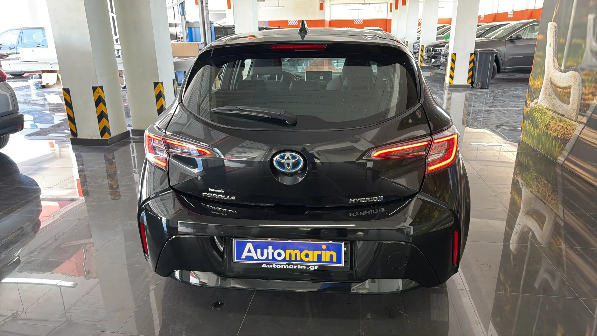 View 5 - Toyota Corolla - 2023