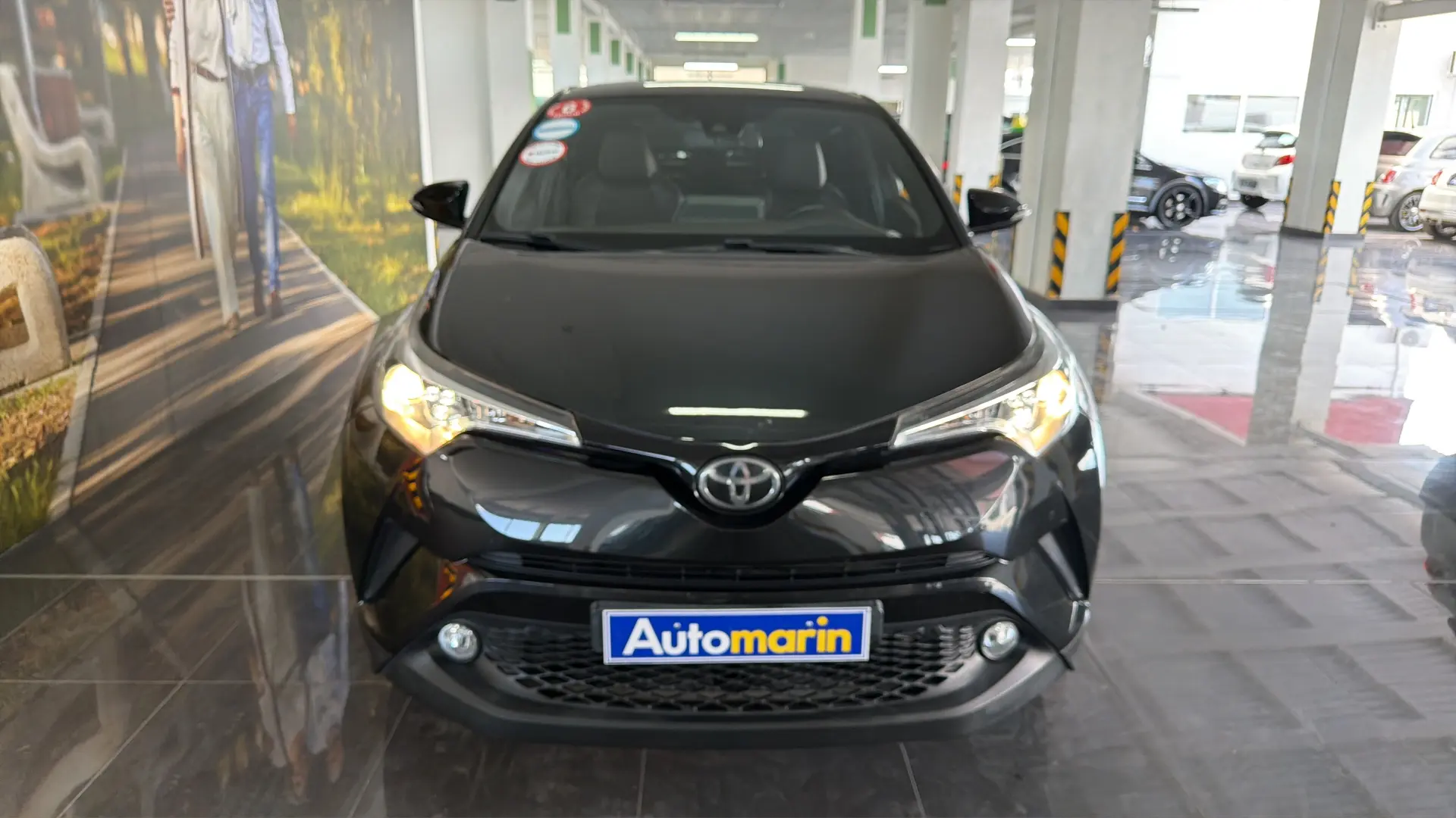 View 2 - Toyota C-HR - 2017