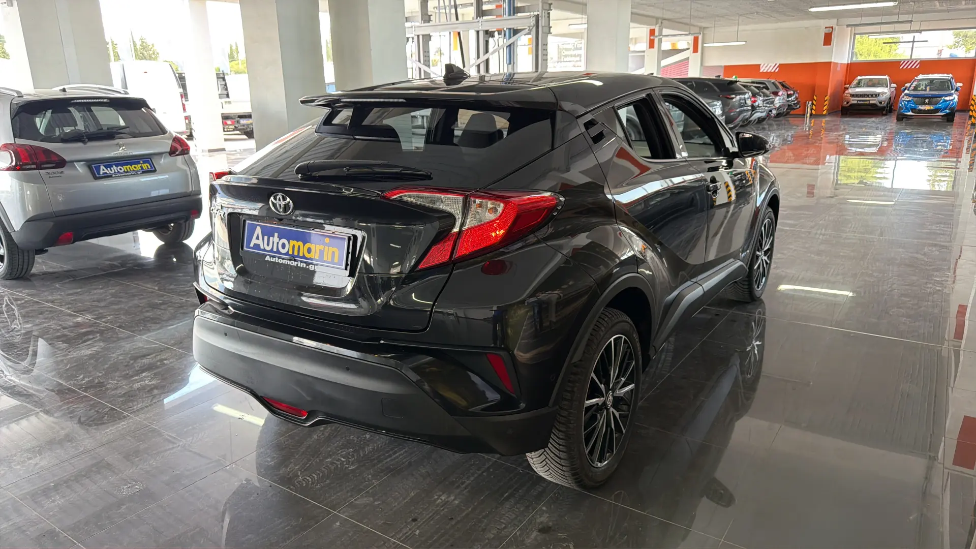 View 4 - Toyota C-HR - 2017