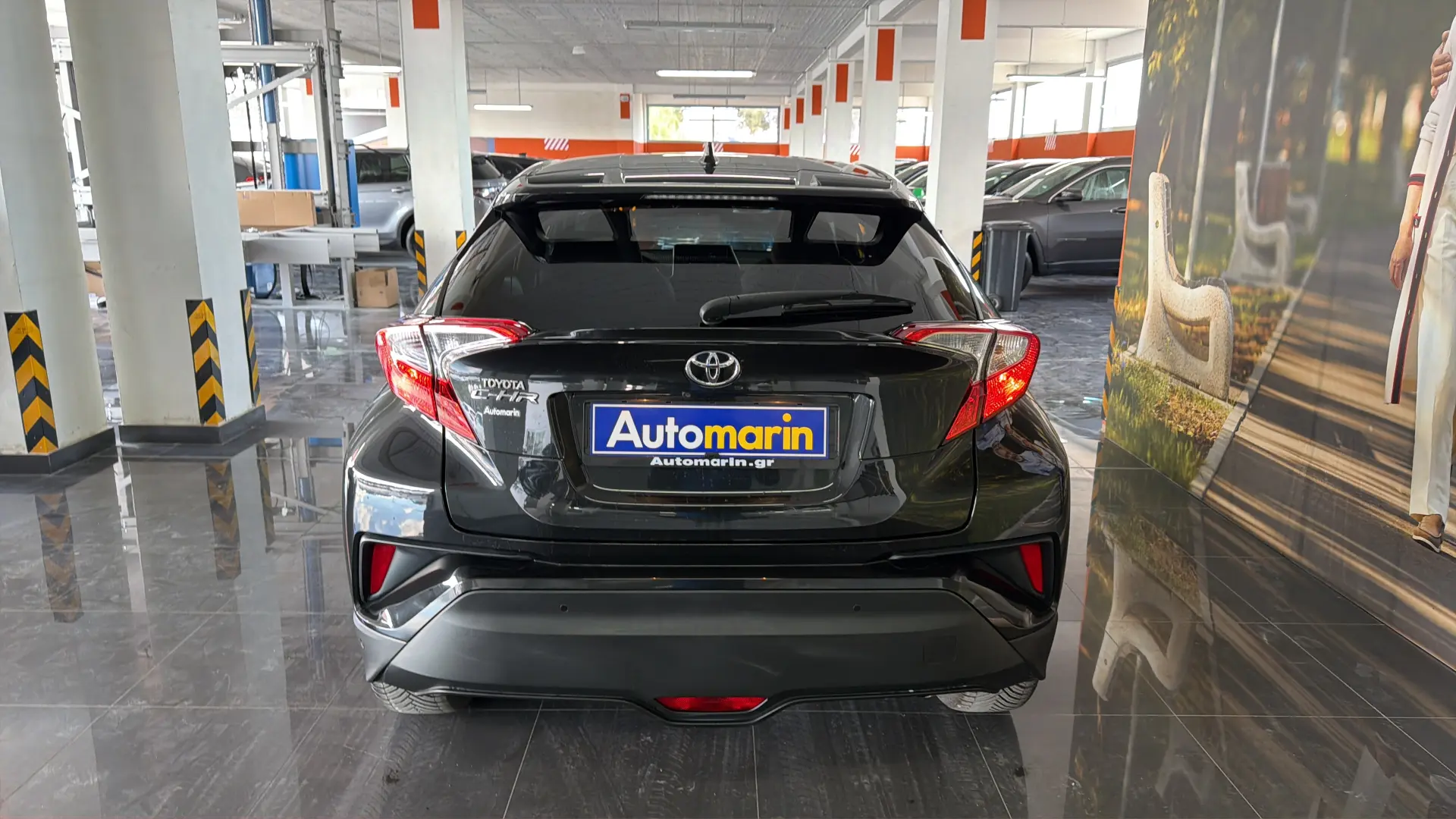 View 5 - Toyota C-HR - 2017