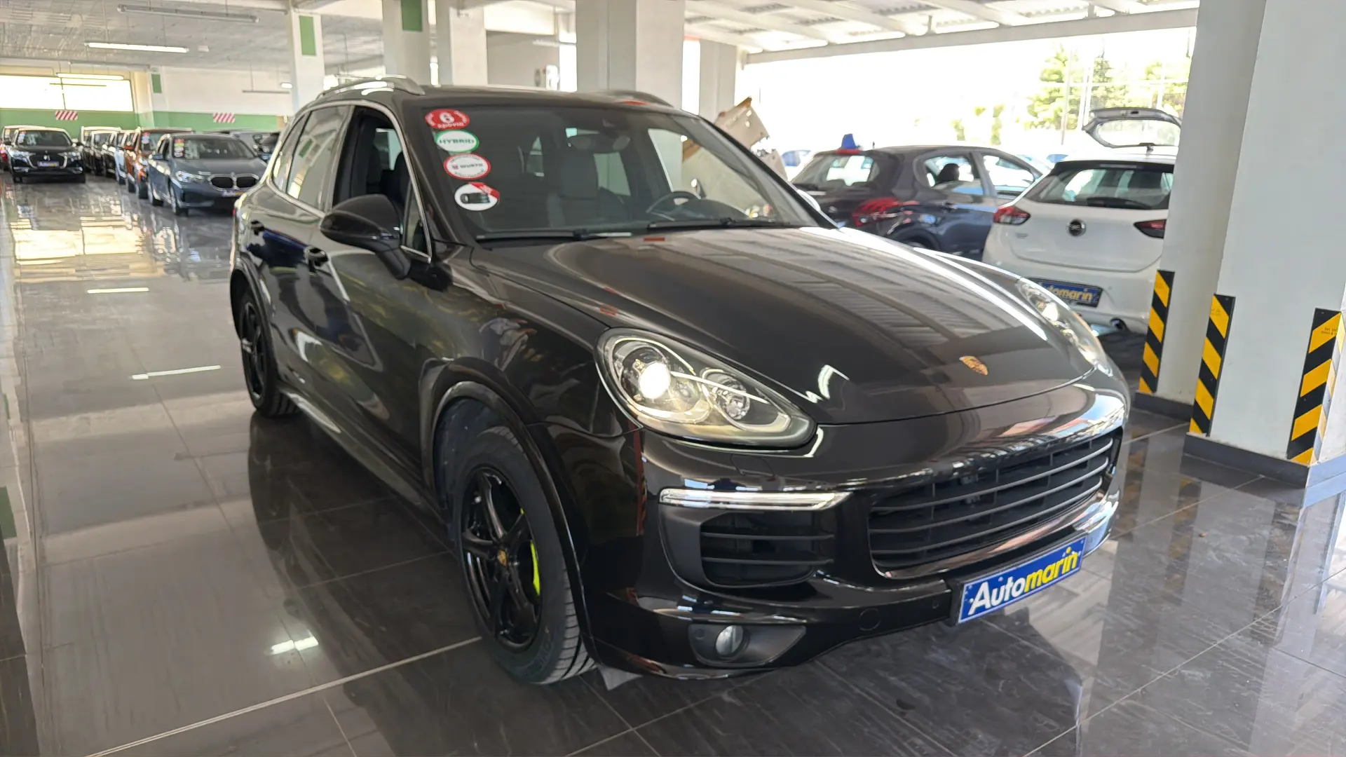 View 3 - Porsche Cayenne - 2015