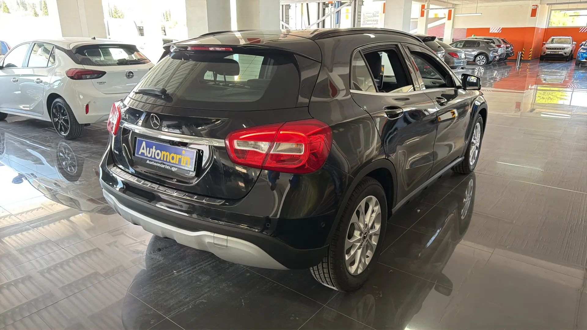 View 4 - Mercedes-Benz GLA 180 - 2019
