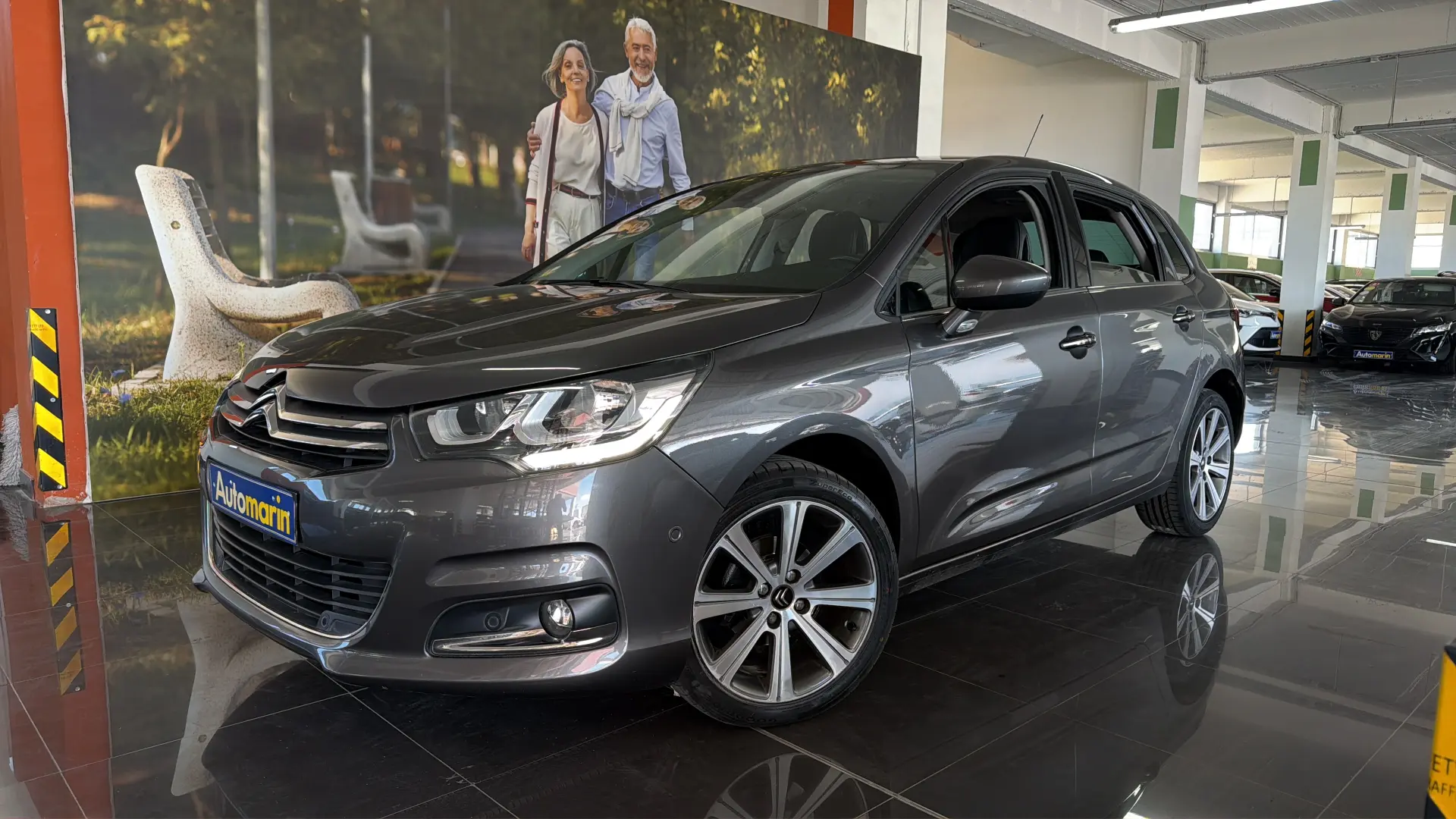 View 1 - Citroen C4 - 2016