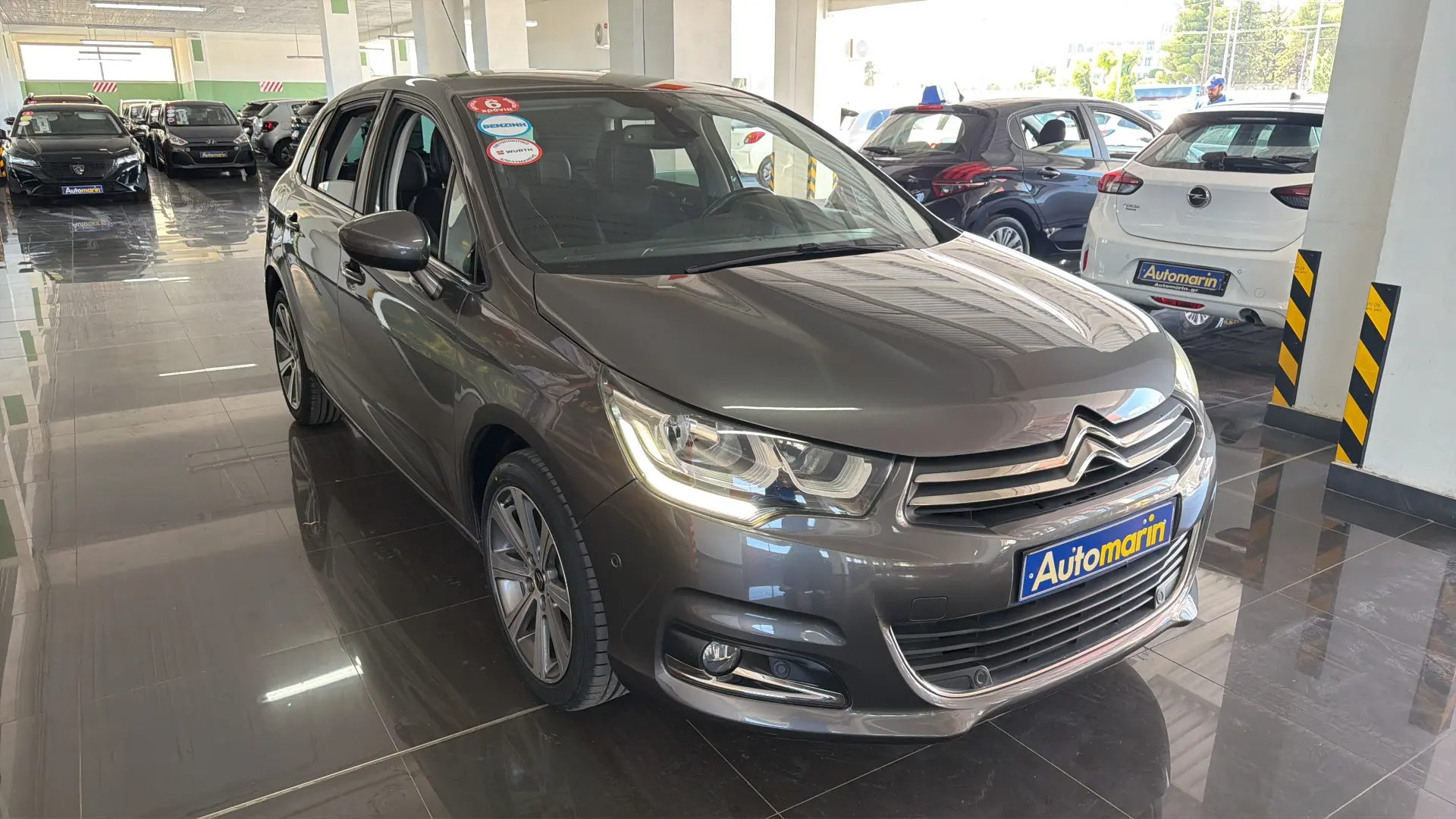 View 3 - Citroen C4 - 2016
