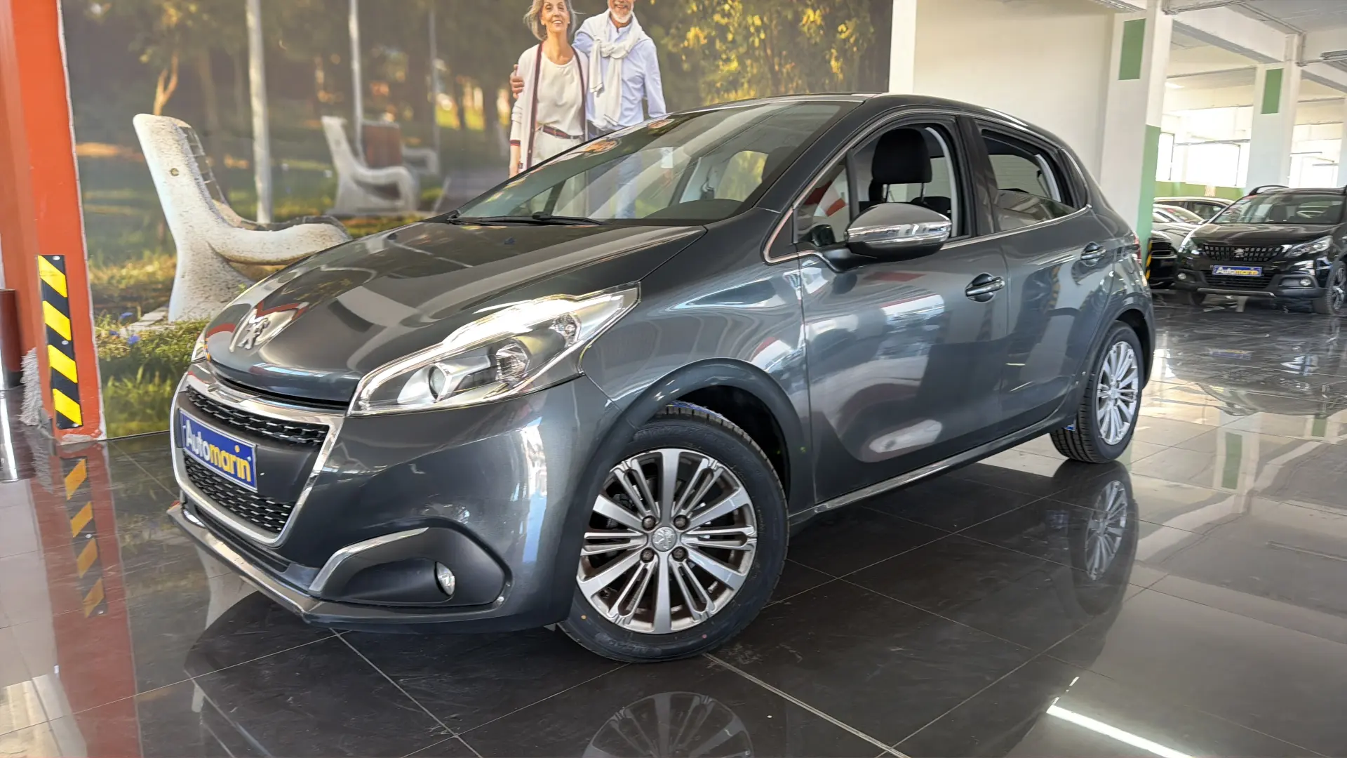 View 1 - Peugeot 208 - 2015