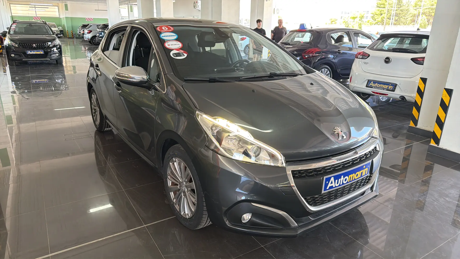 View 3 - Peugeot 208 - 2015