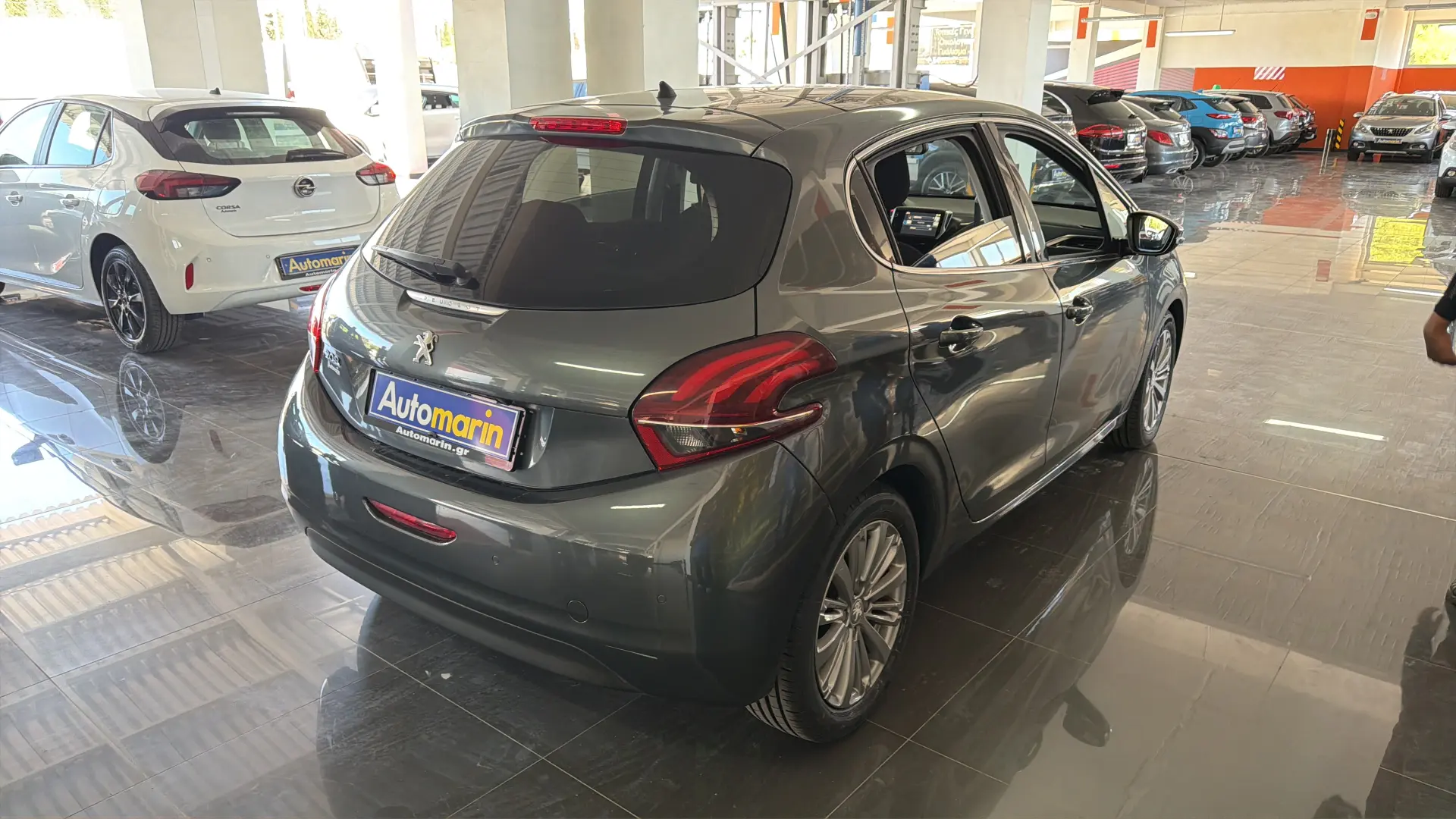View 4 - Peugeot 208 - 2015