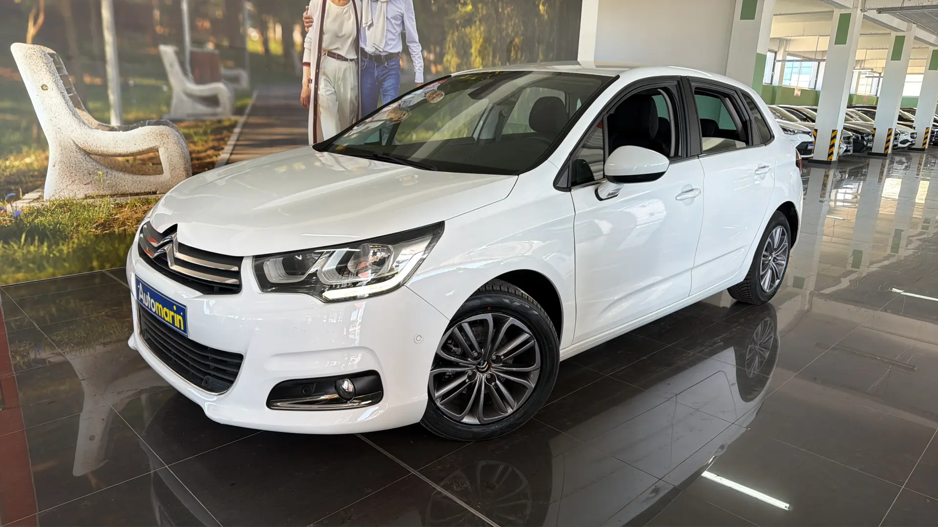 View 1 - Citroen C4 - 2015