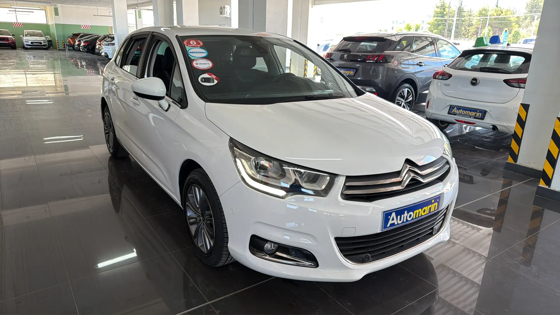 View 3 - Citroen C4 - 2015