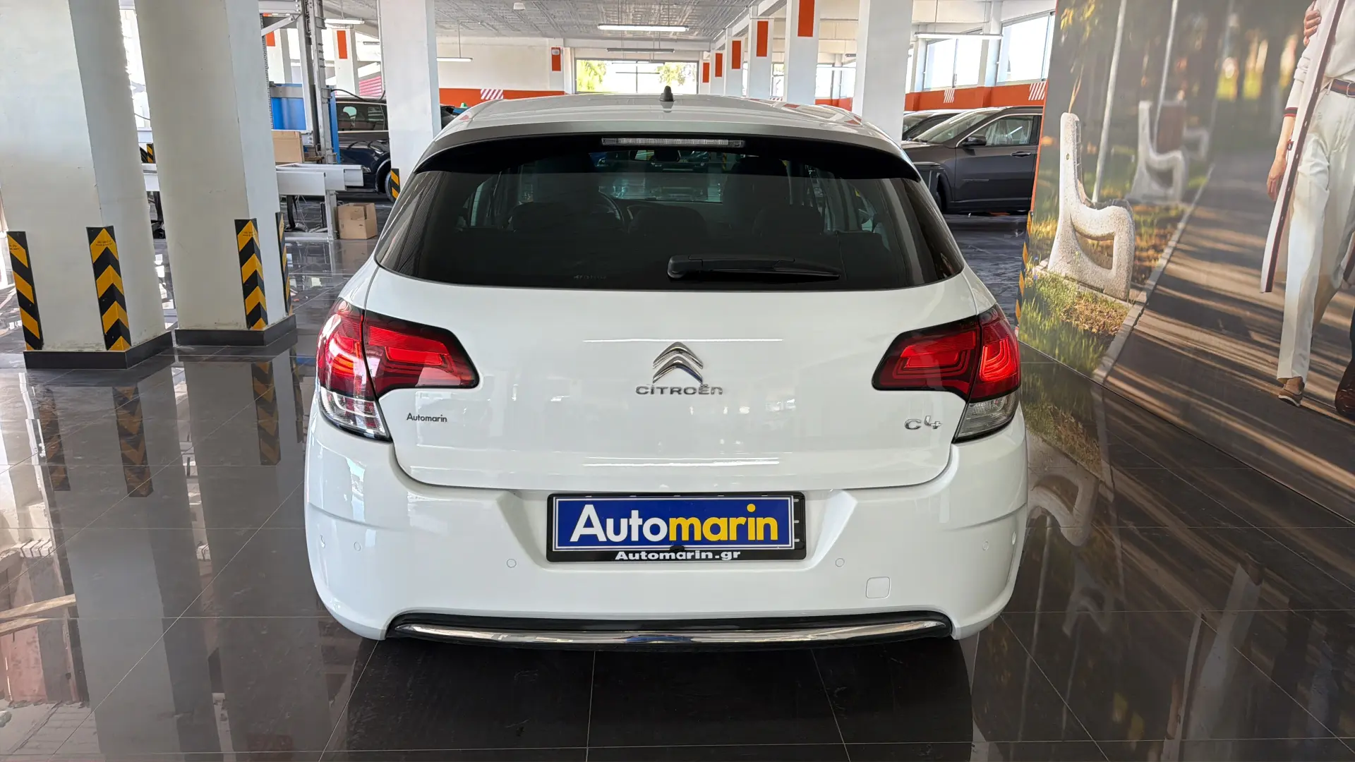 View 5 - Citroen C4 - 2015
