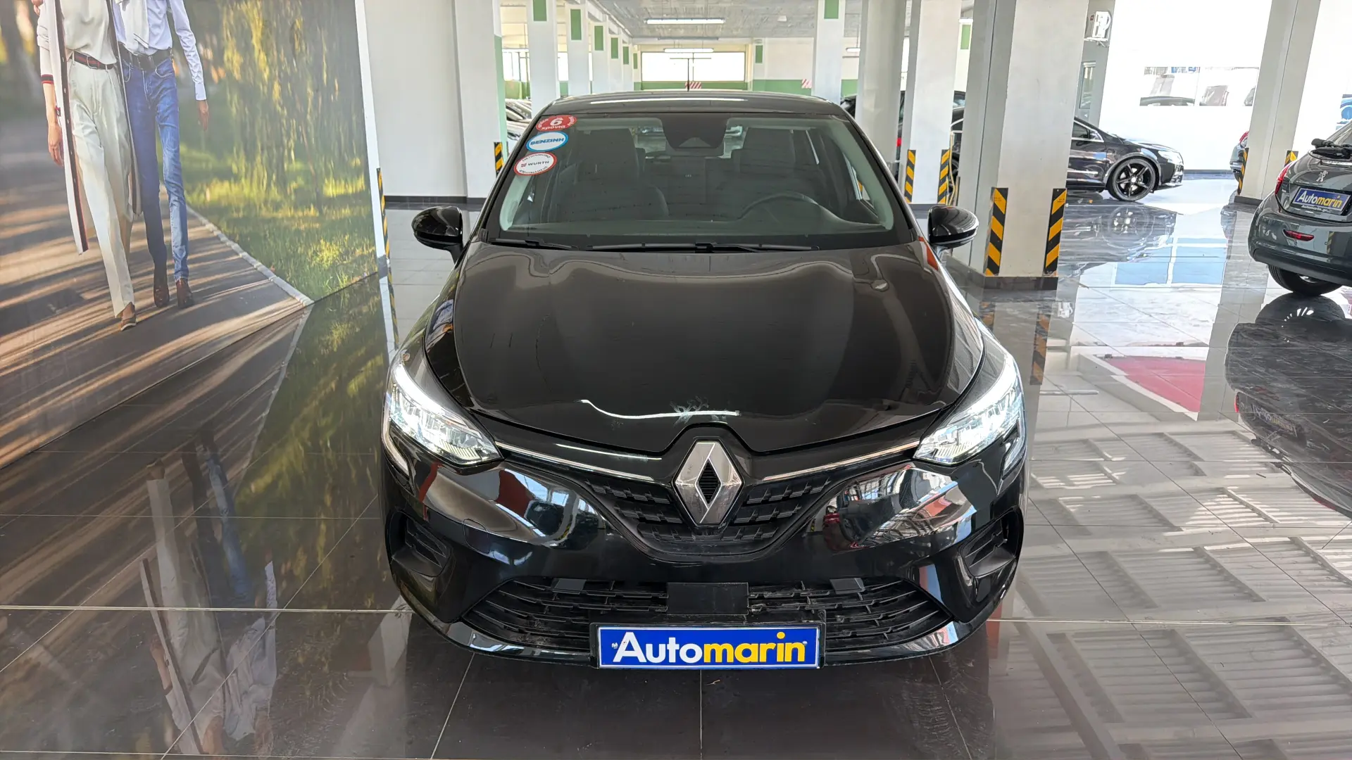View 2 - Renault Clio - 2023