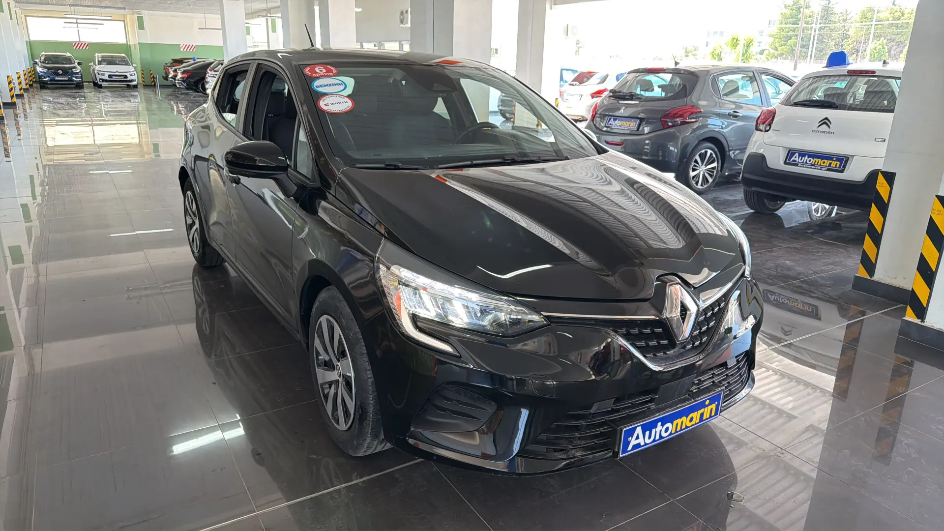 View 3 - Renault Clio - 2023