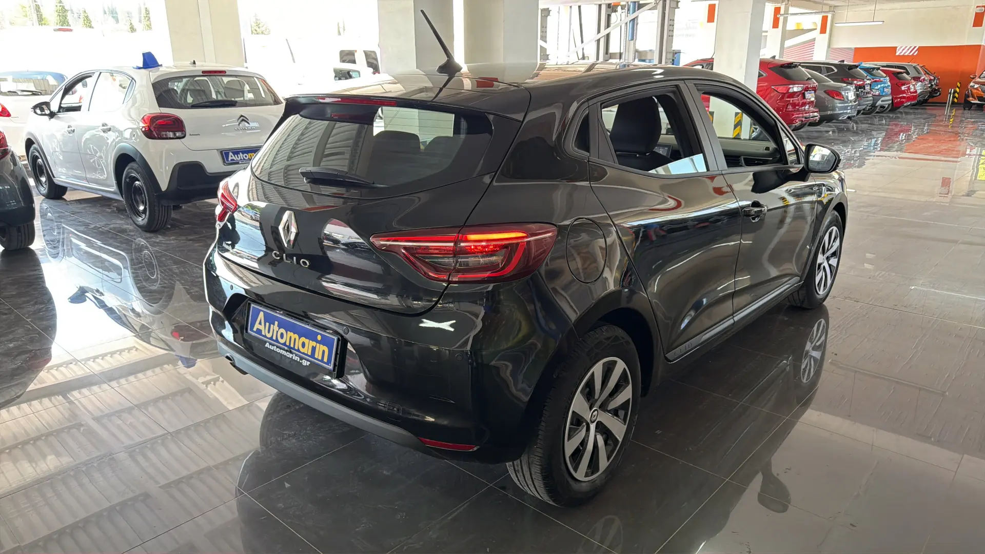 View 4 - Renault Clio - 2023