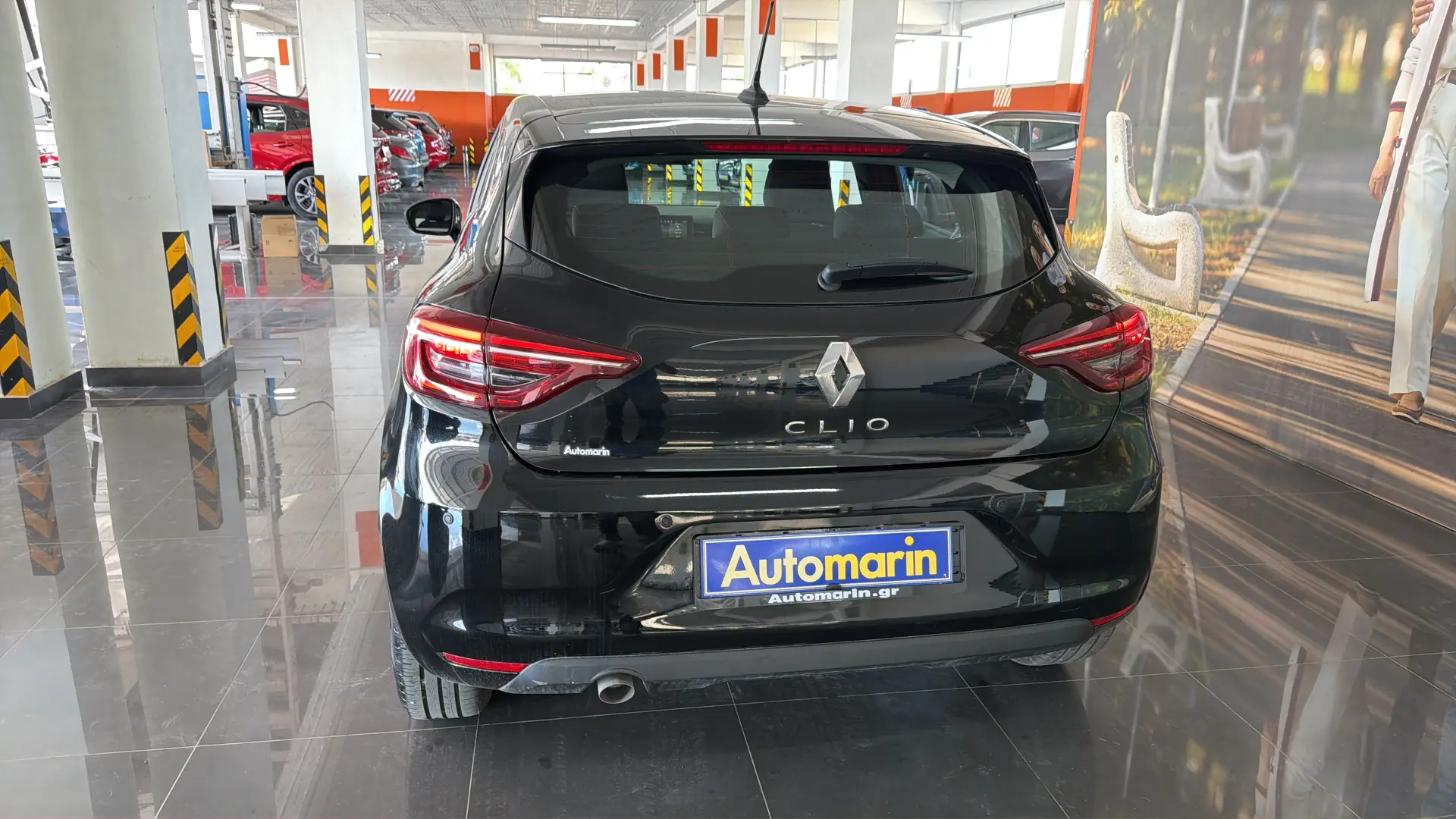 View 5 - Renault Clio - 2023