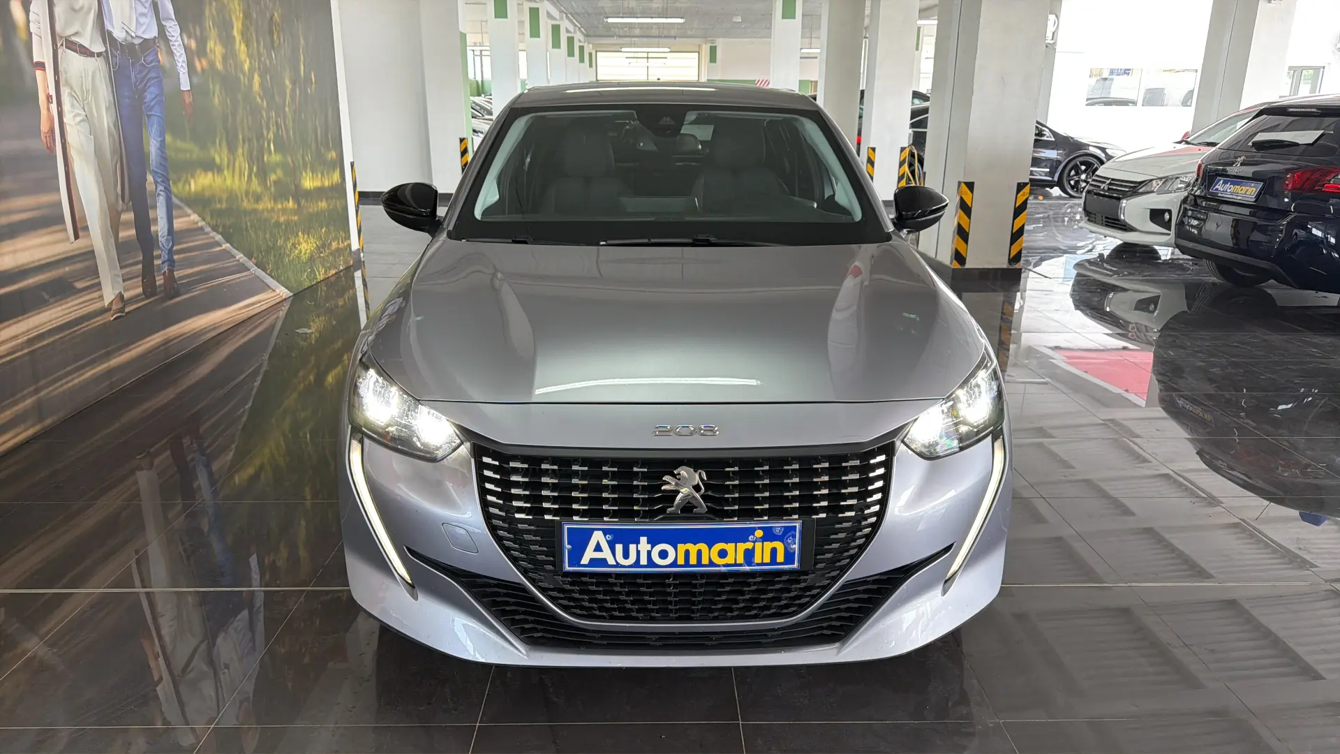View 2 - Peugeot 208 - 2023