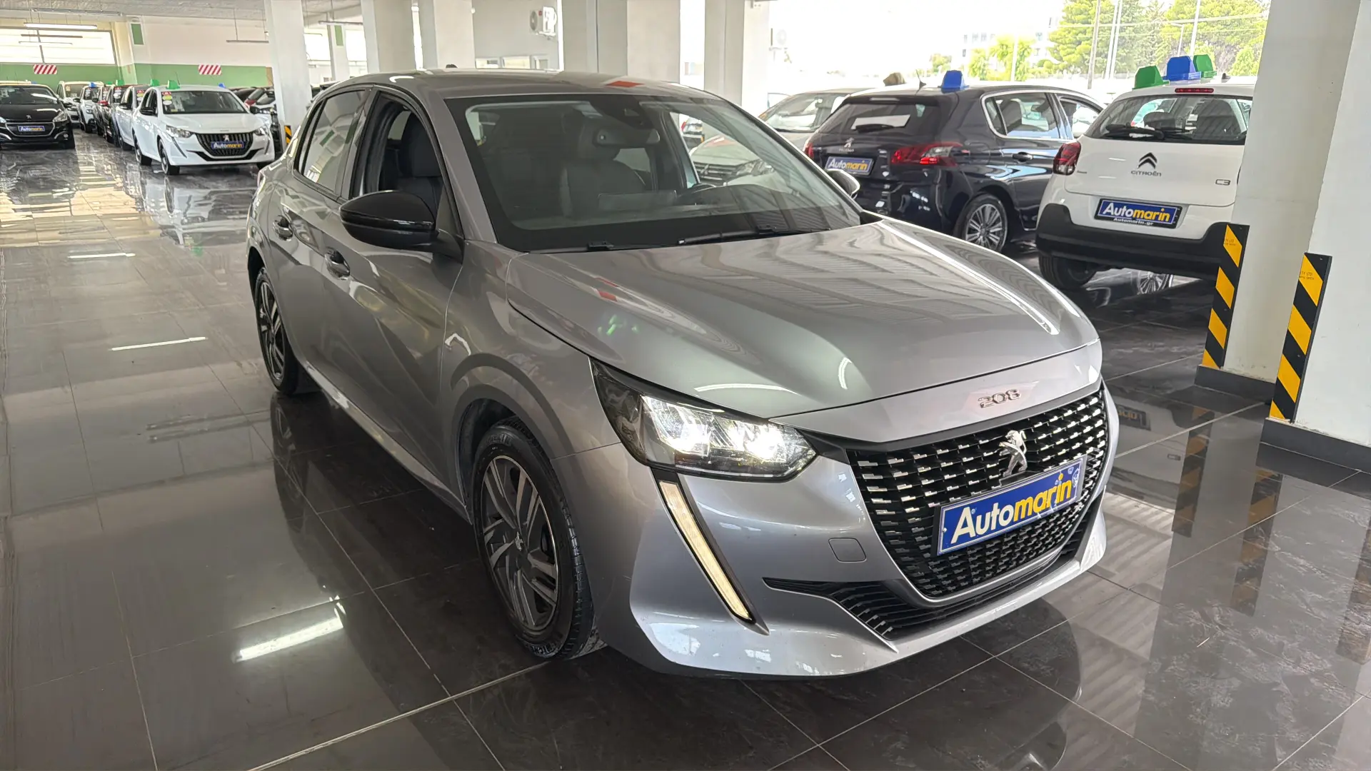 View 3 - Peugeot 208 - 2023